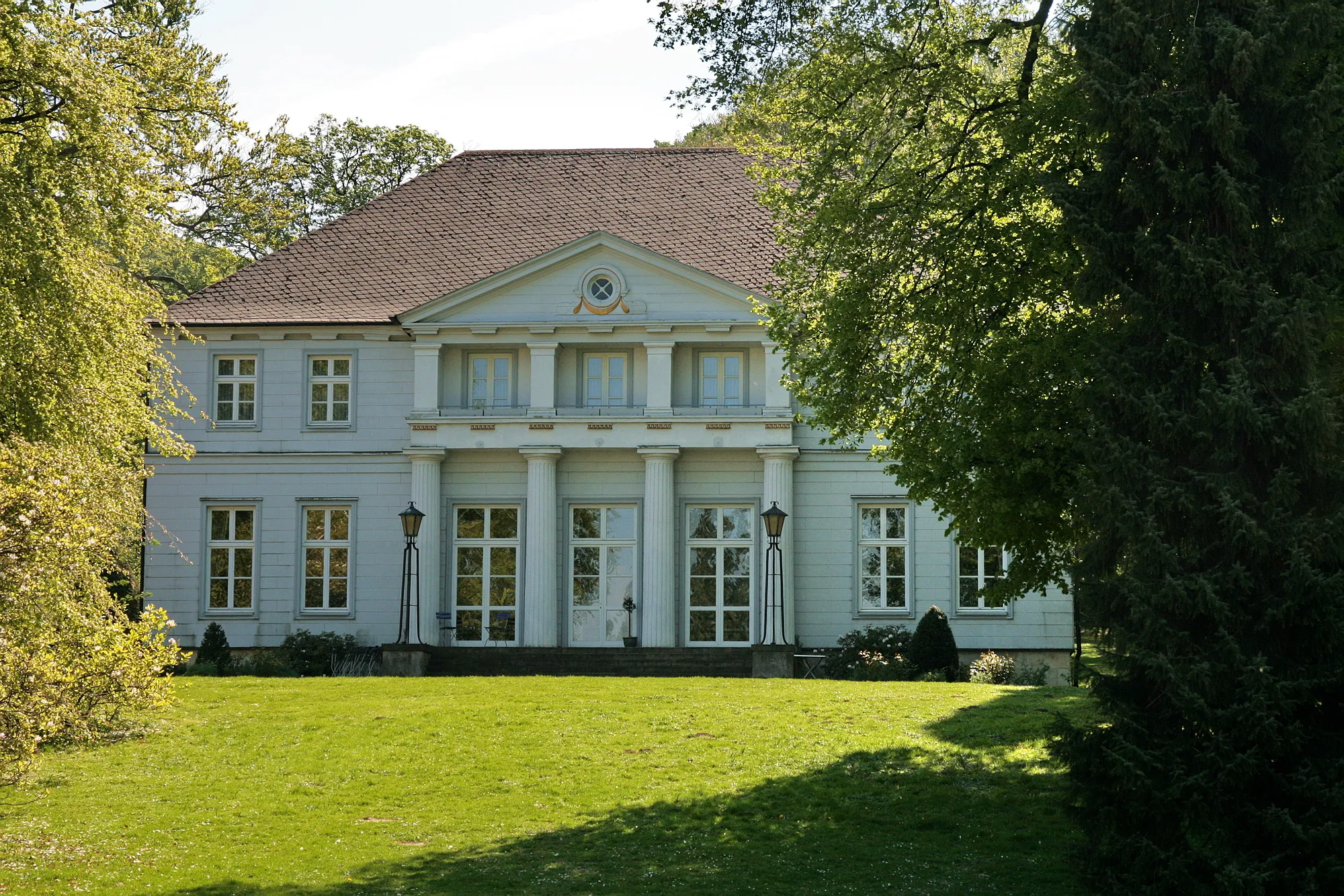 Photo showing: Schlösschen (Kurfürstliche Sommerresidenz 1806) in Bad Nenndorf, Niedersachsen, Deutschland