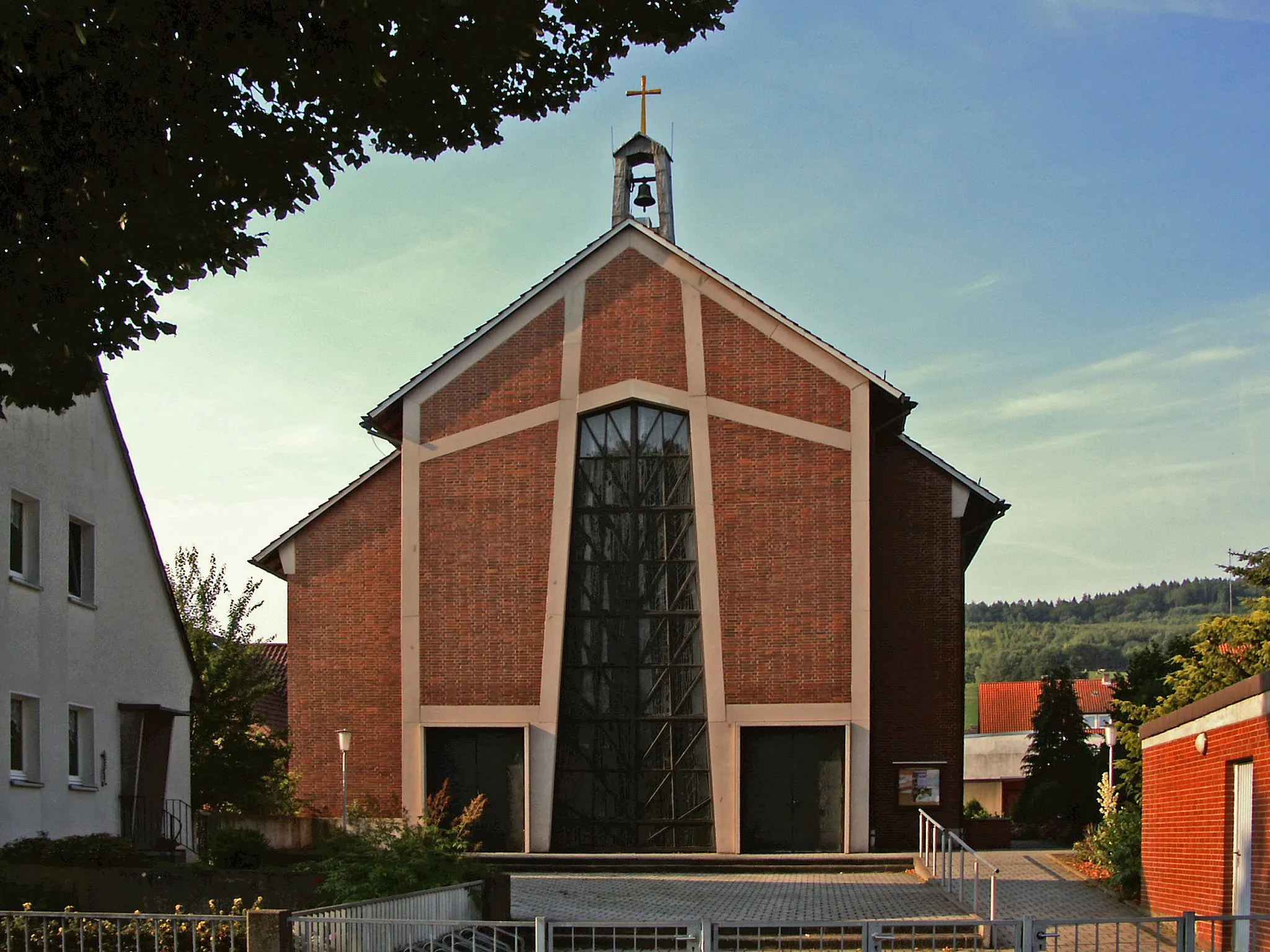 Photo showing: Katholische Kirche St. Joseph in Delligsen, Vorderseite