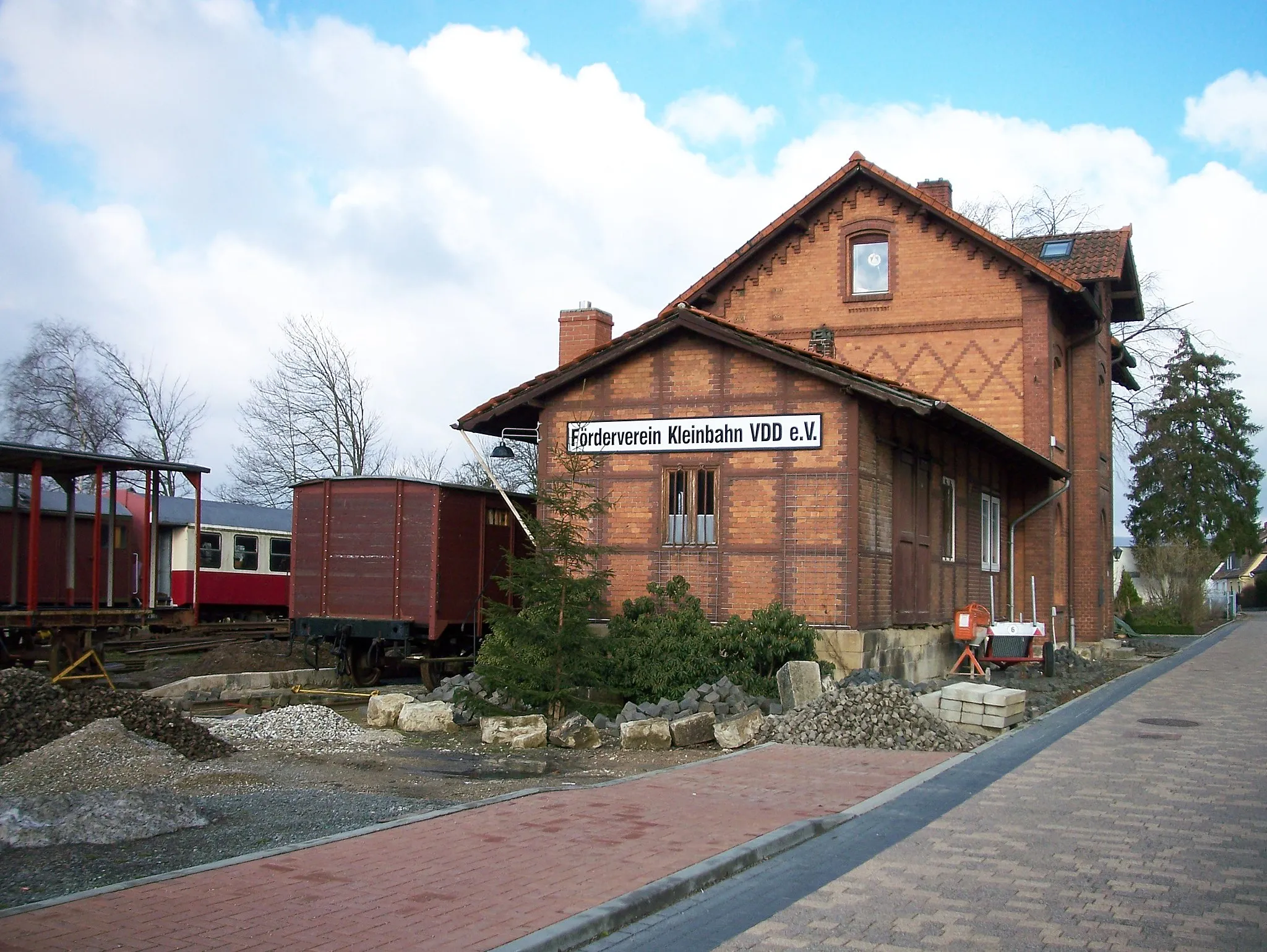 Photo showing: Bahnhof Duingen, Vereinsheim vom Förderverein Kleinbahn VDD