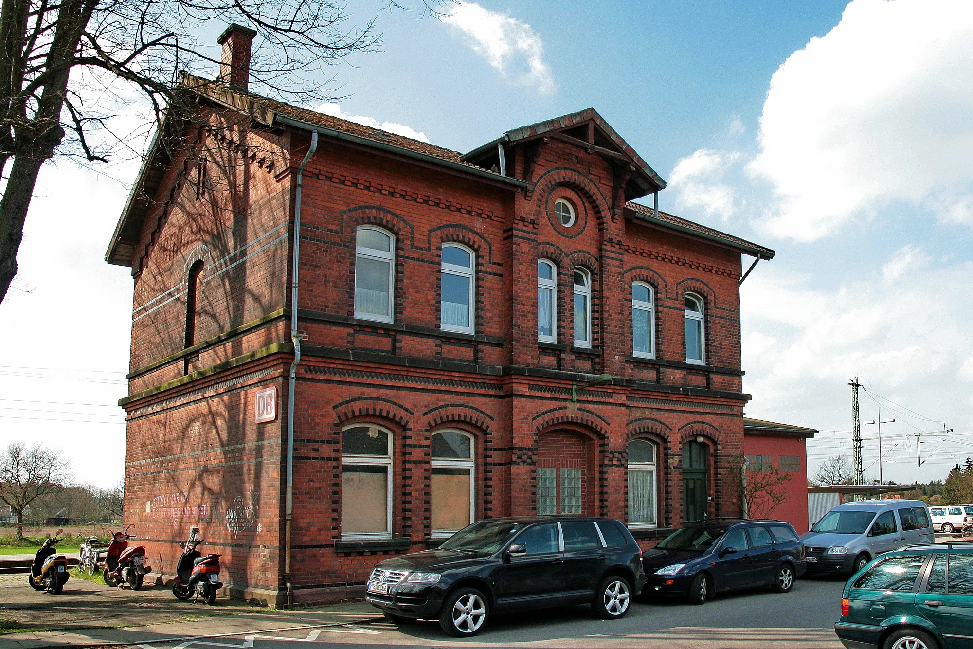 Photo showing: Altes Bahnhofsgebäude in Elze (Wedemark), Niedersachsen, Deutschland