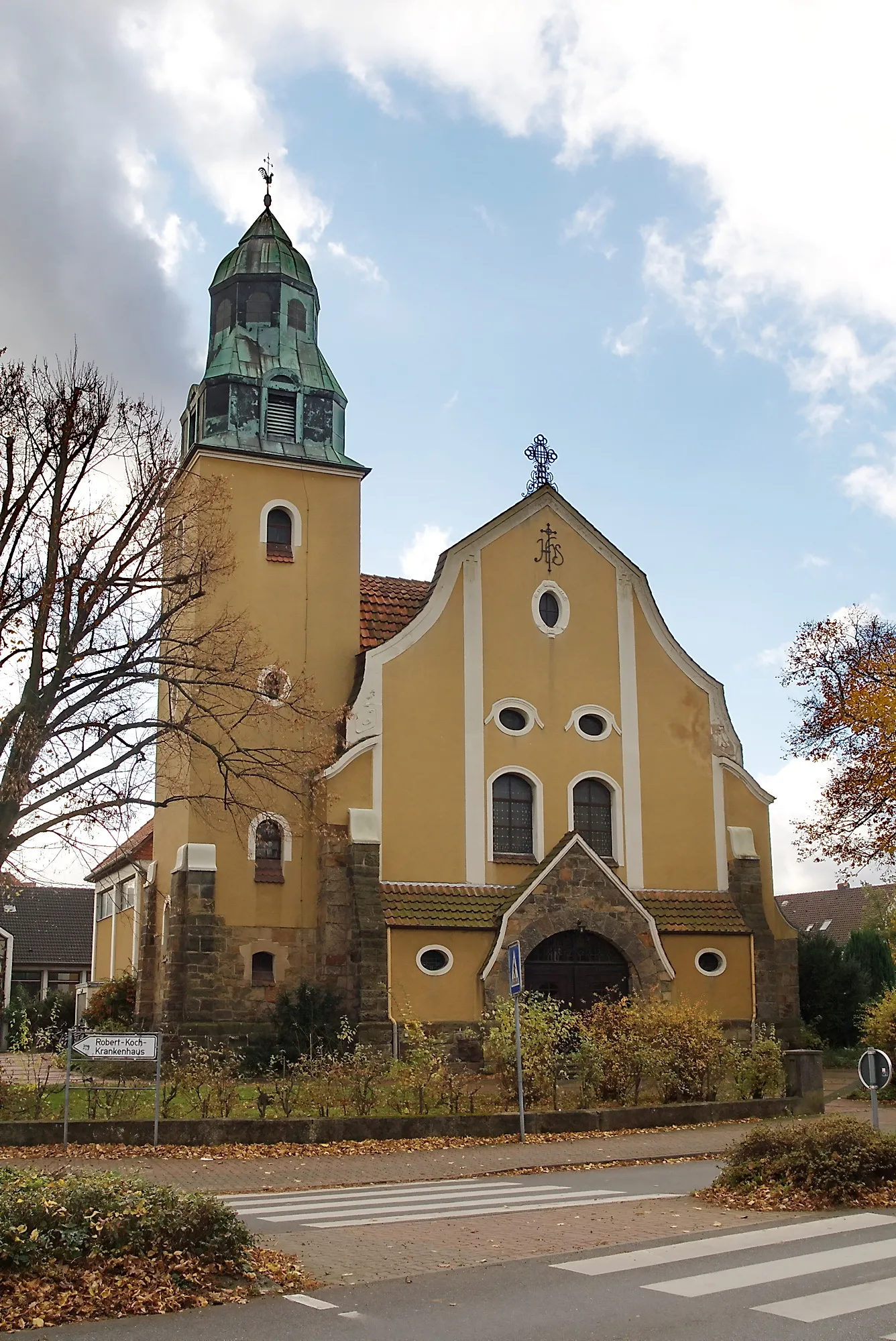 Photo showing: Kath. Kirche St. Bonifatius, Gehrden, Region Hannover