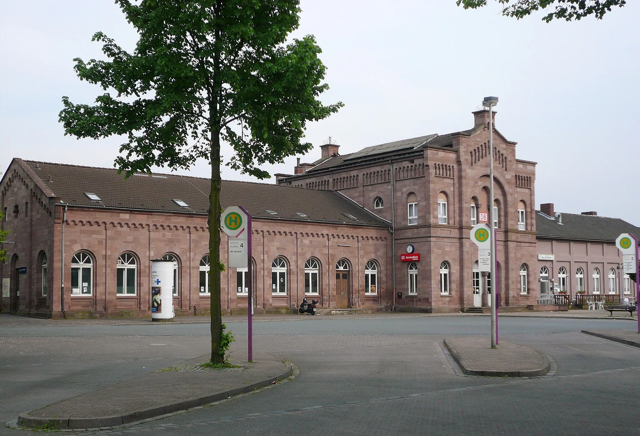 Photo showing: Bahnhofsgebäude in Holzminden, Niedersachsen