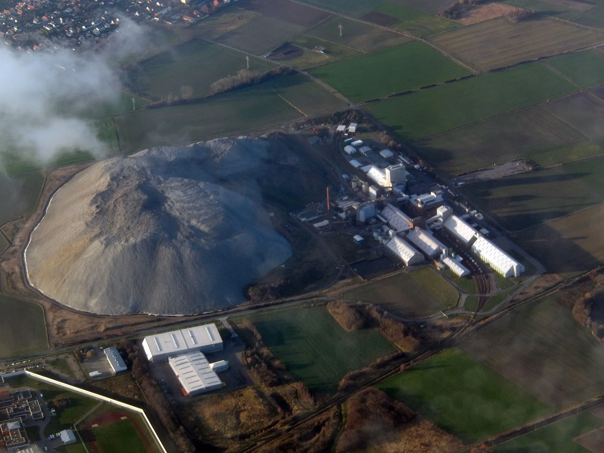 Photo showing: Aerial photo of Kaliwerk Hugo, Germany.