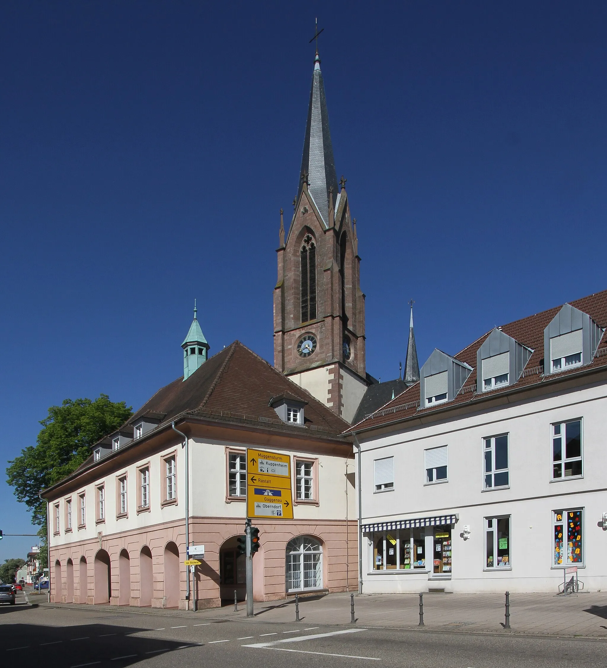 Photo showing: Old Town Hall in front of the church of Saint Sebastian in Kuppenheim.