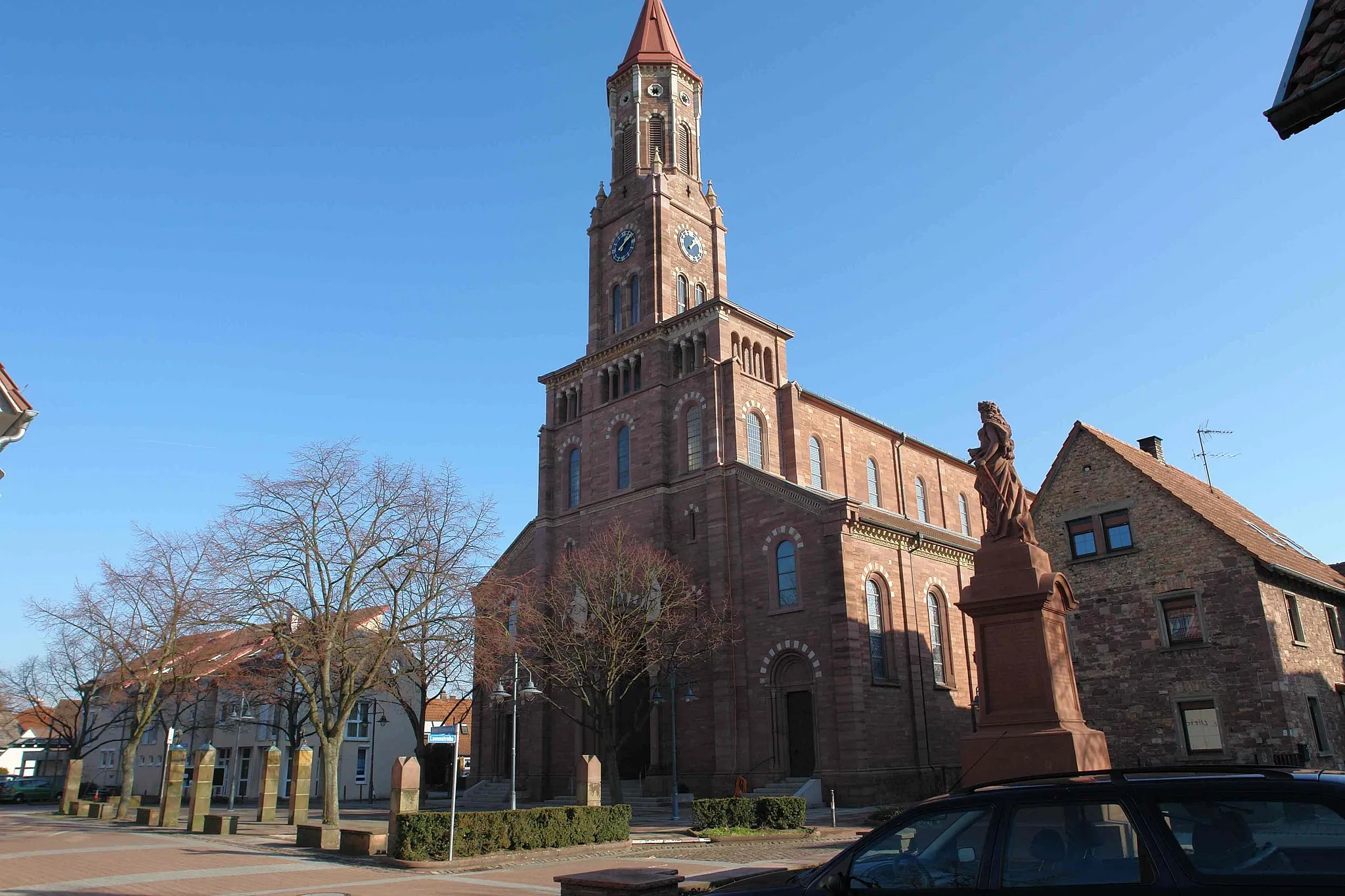 Photo showing: Kirche St. Ulrich im Stadtteil Mörsch