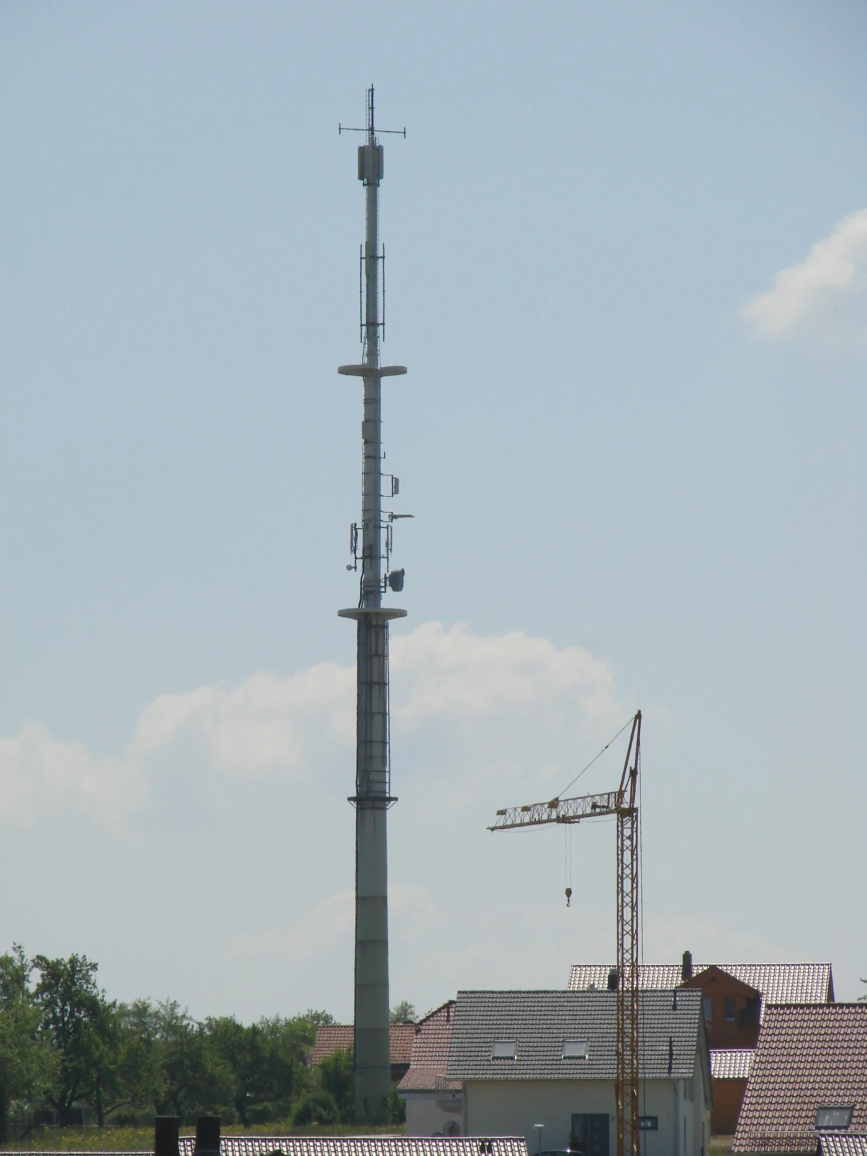 Photo showing: cellphone antenna pole in Wimsheim, Germany
