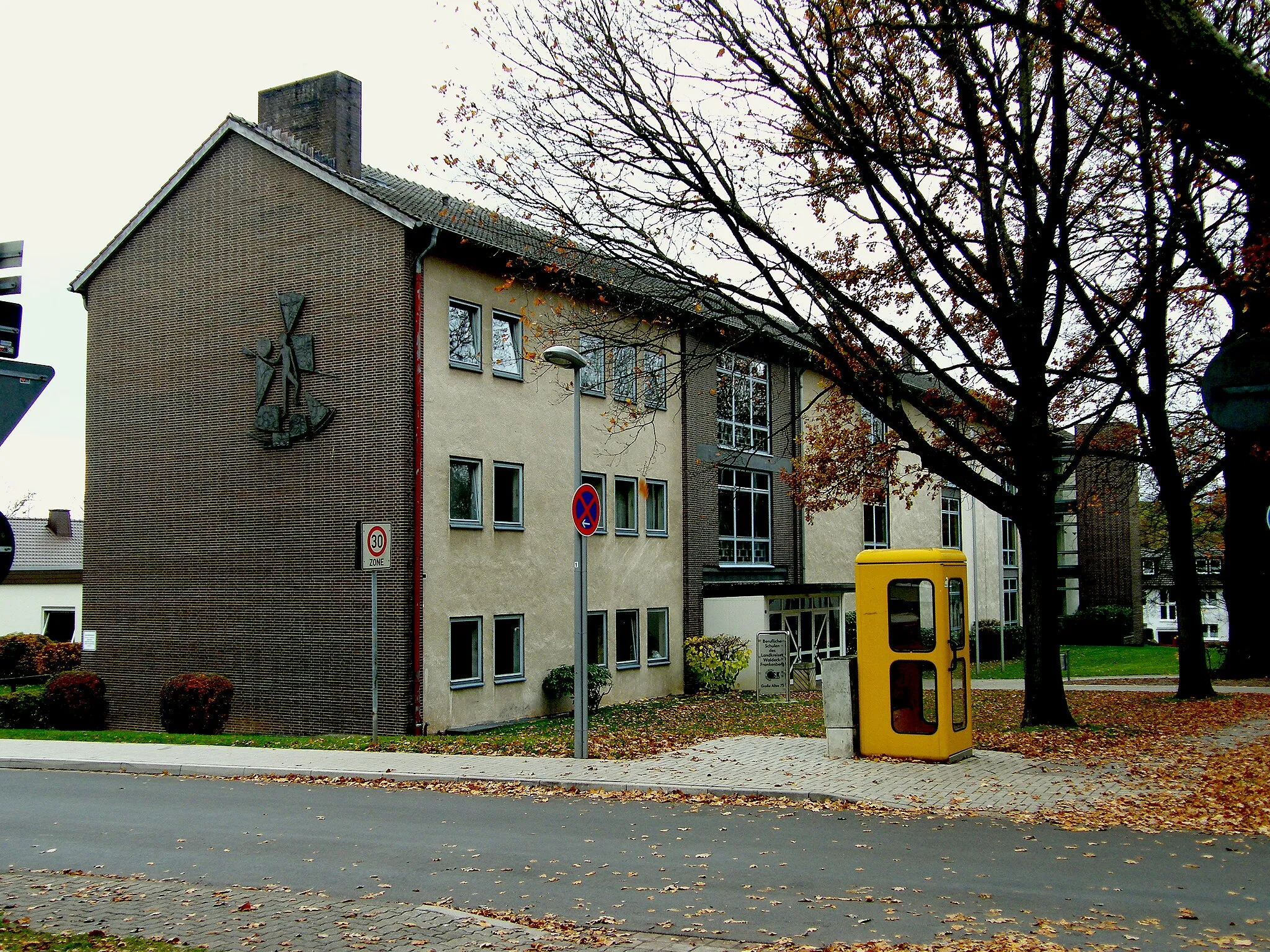 Photo showing: Berufliche Schulen Korbach und Bad Arolsen - Schulstandort: Bad Arolsen, Große Allee 75