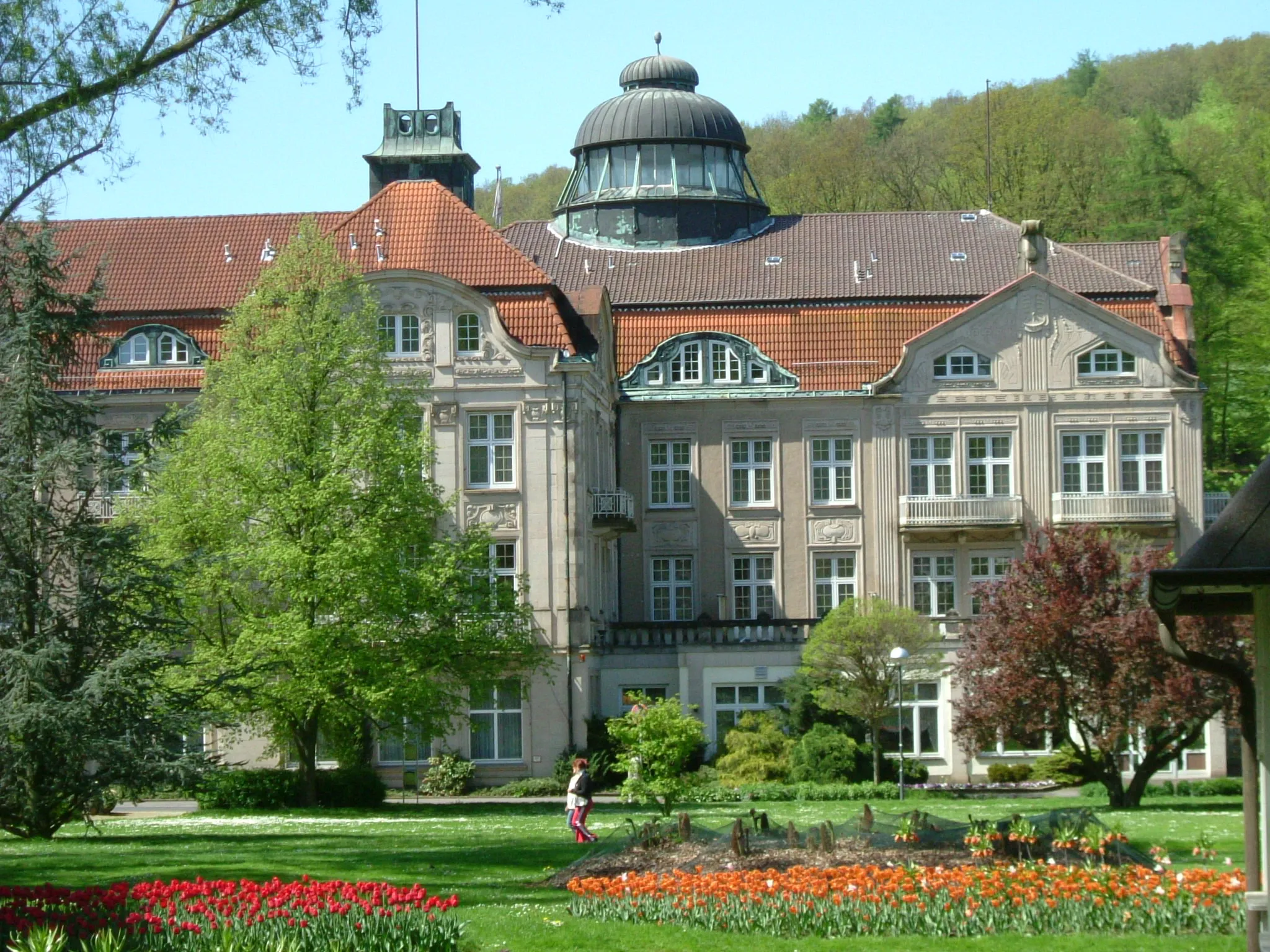 Photo showing: Der Kurpark mit dem Kurhaus von Bad Salzschlirf
