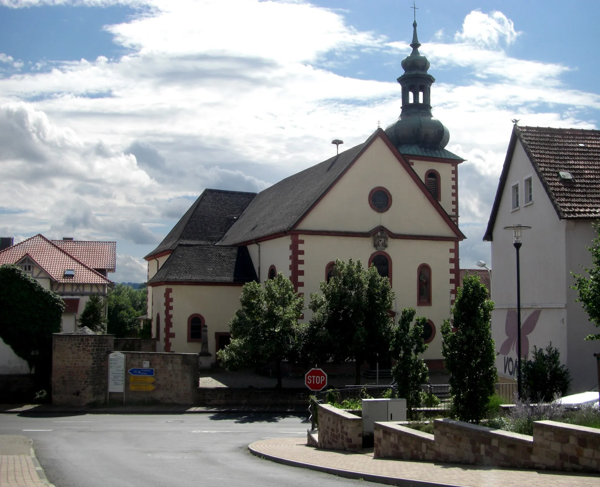 Photo showing: Front porch of St. Goar, Flieden