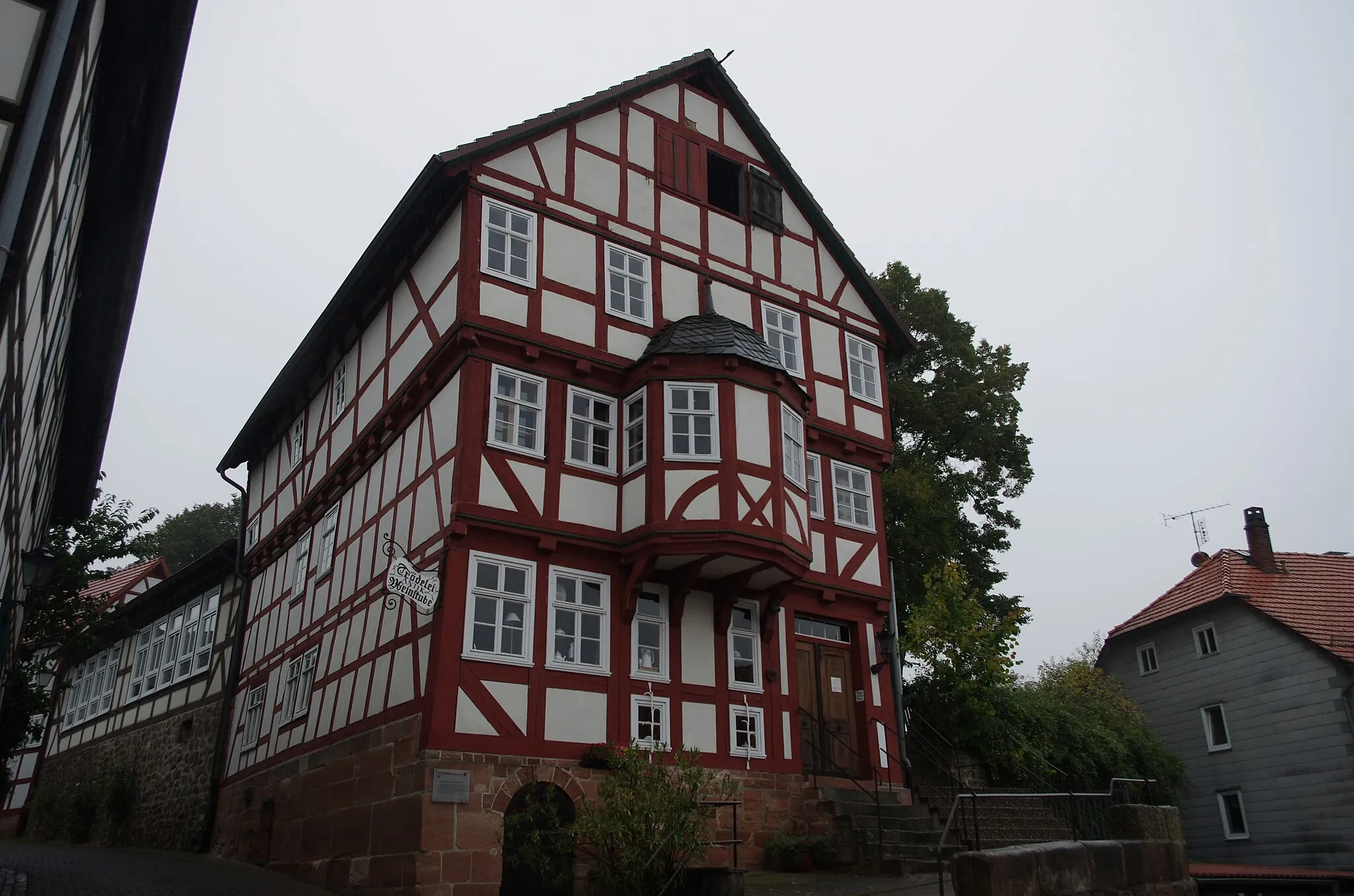 Photo showing: Gemünden (Wohra) in Hessen. Das ehemalige Pfarrhaus wurde nach 1583 erbaut. Heute ist das Haus in Privatbesitz.