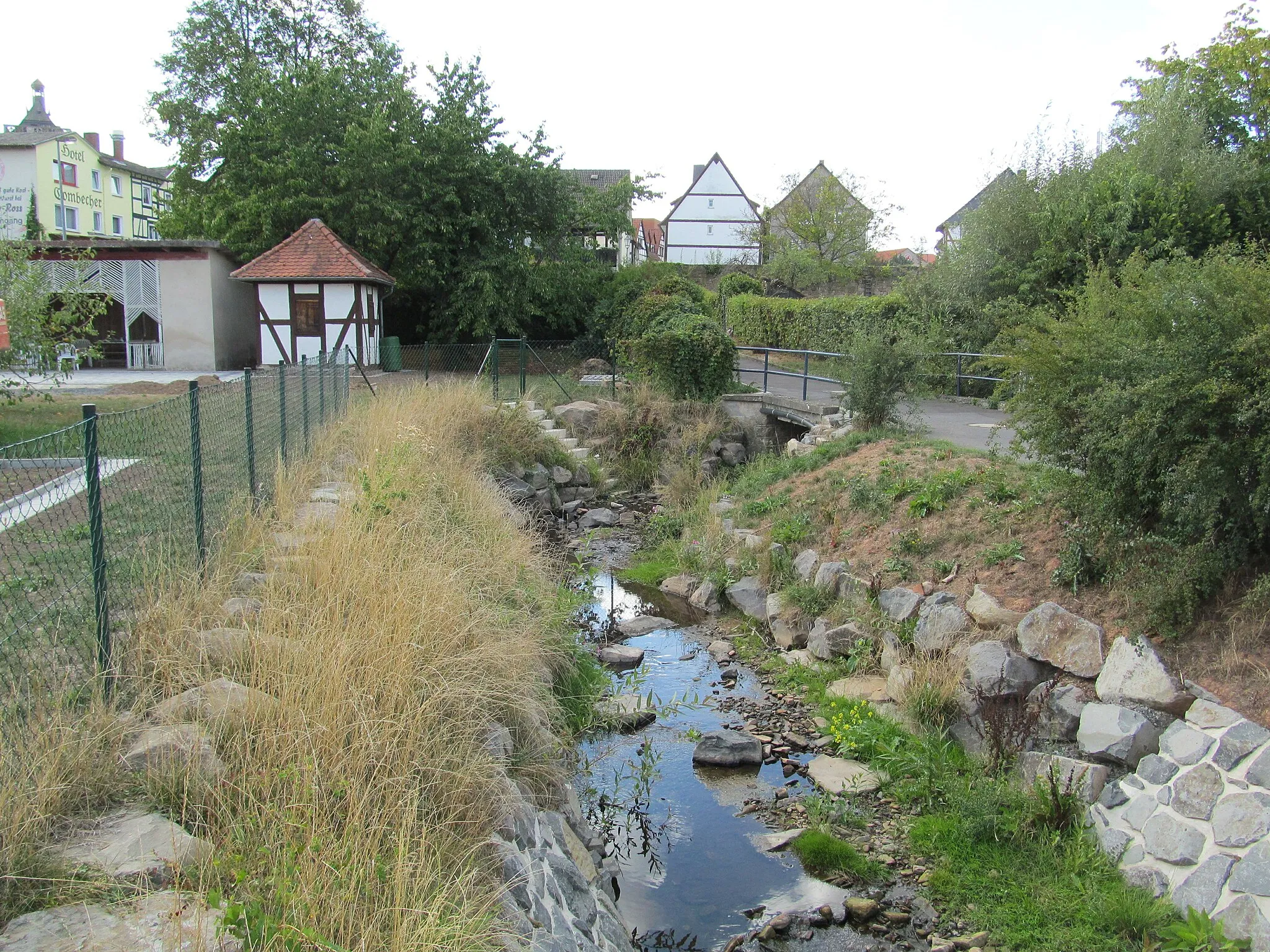 Photo showing: der Bach Urbach zwischen der Zieglergasse und der Urbachstraße