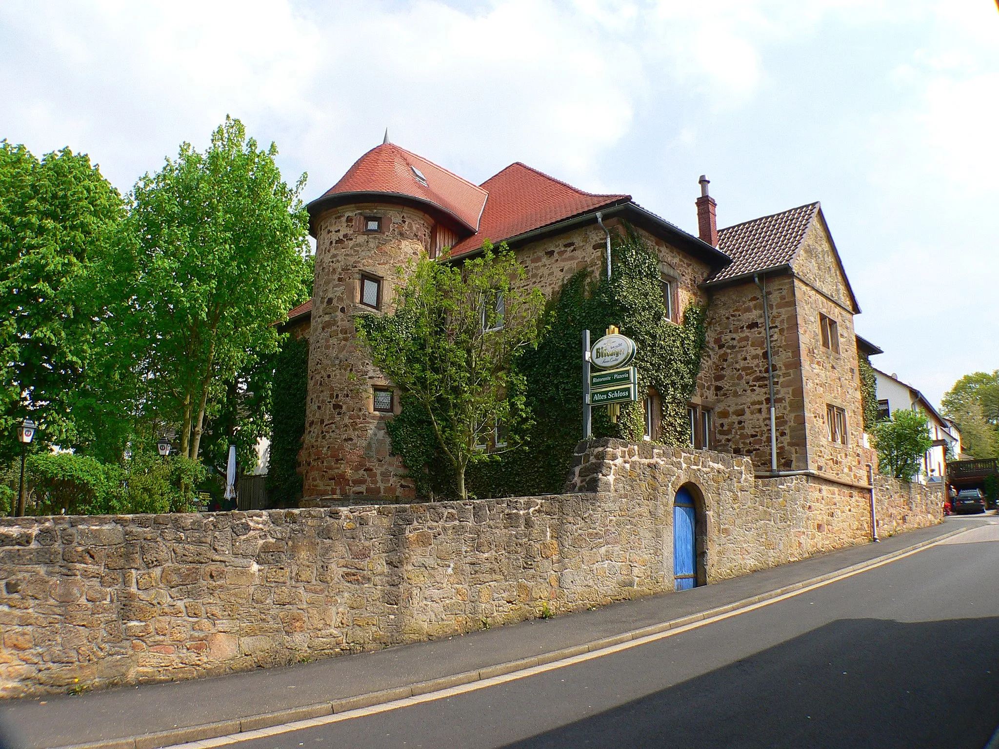 Photo showing: Altes Burghaus Schrecksbach in Schrecksbach, Hessen, Regierungsbezirk Kassel, Schwalm-Eder-Kreis - Straßenansicht