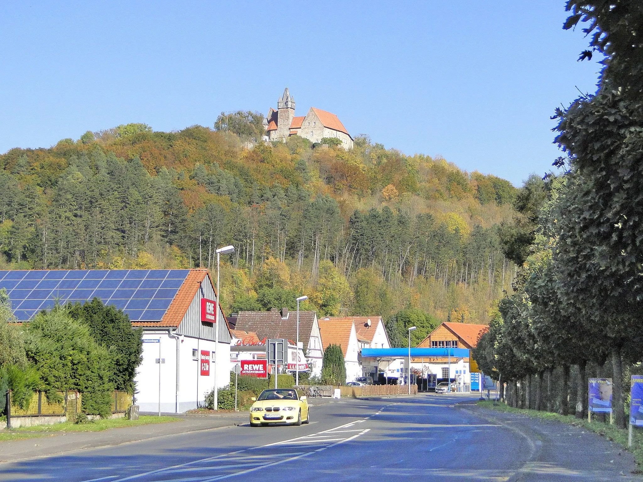Photo showing: View from the Melsunger Straße in Spangenberg, Hesse, Germany, looking towards Schloss Spangenberg.