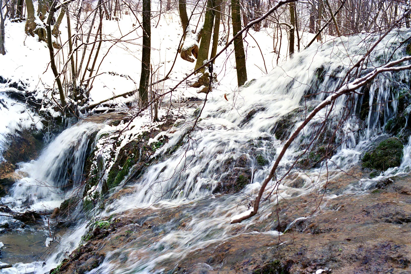 Photo showing: Wanfried-Elfengrund Wasserfall im Jan. 1987