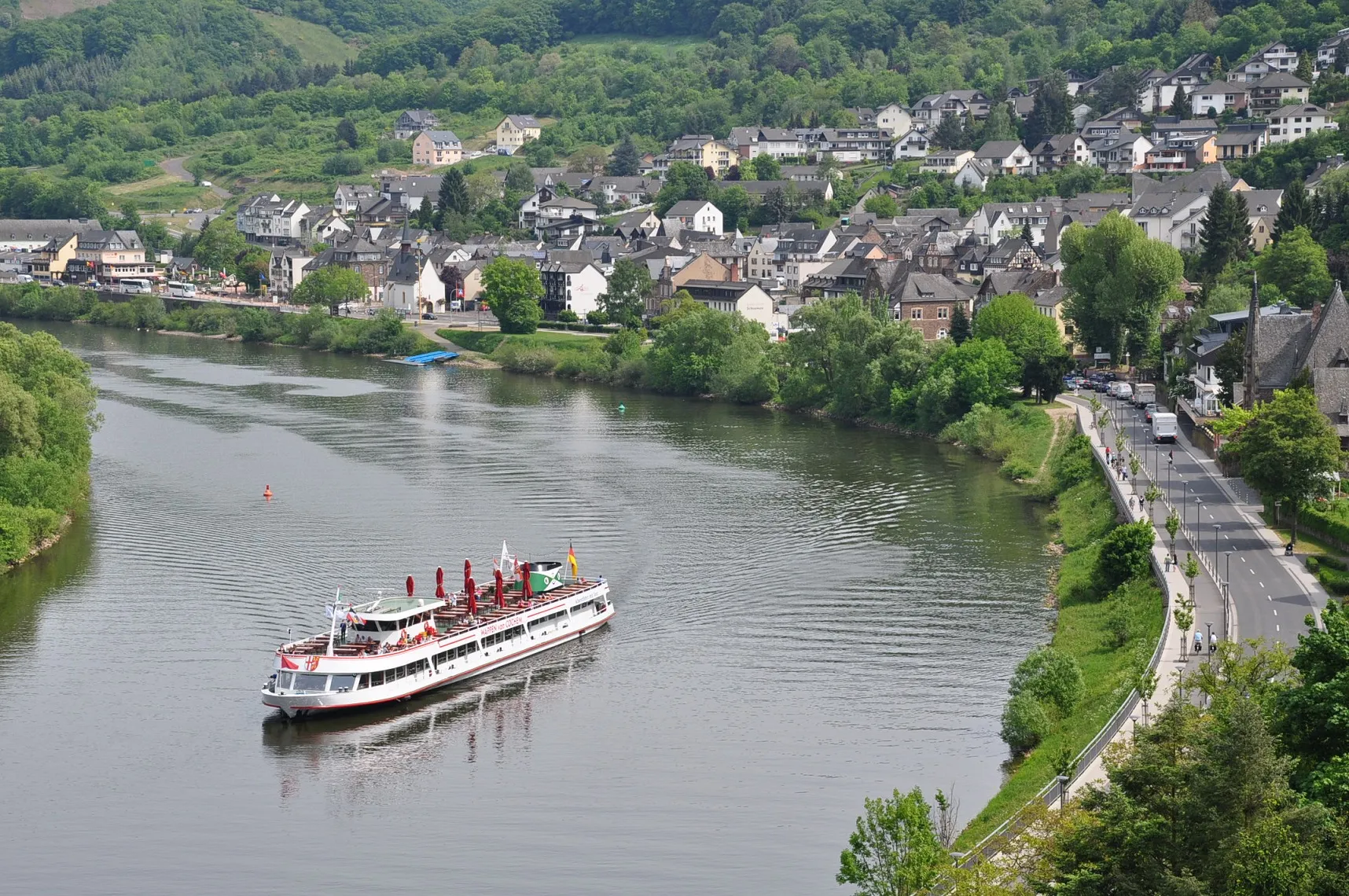 Photo showing: Sehl (on the river Moselle) is a part of the town of Cochem (Cochem-Zell district, Rhineland-Palatinate, Germany).