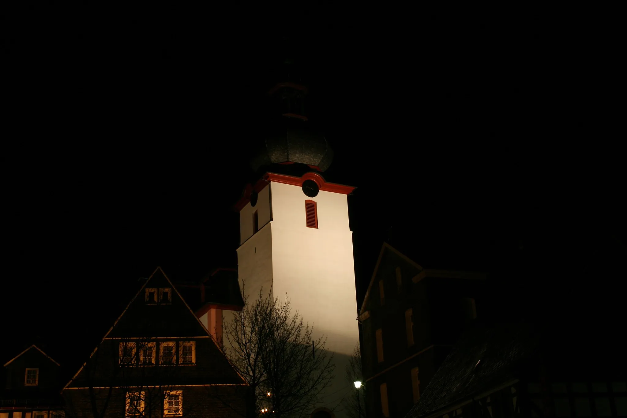 Photo showing: Daadener Kirche bei Nacht