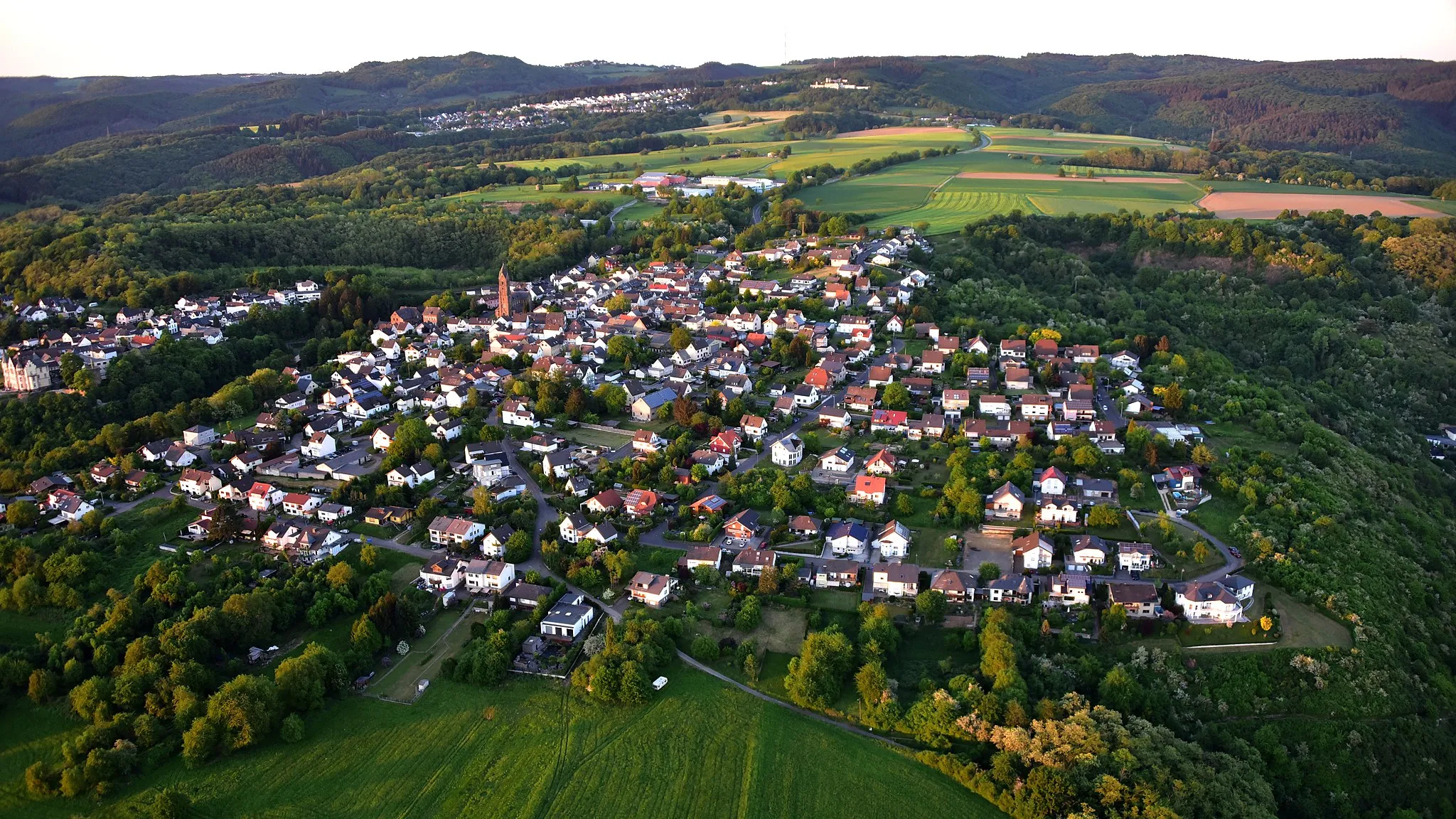Photo showing: Dattenberg, Luftaufnahme (2018)