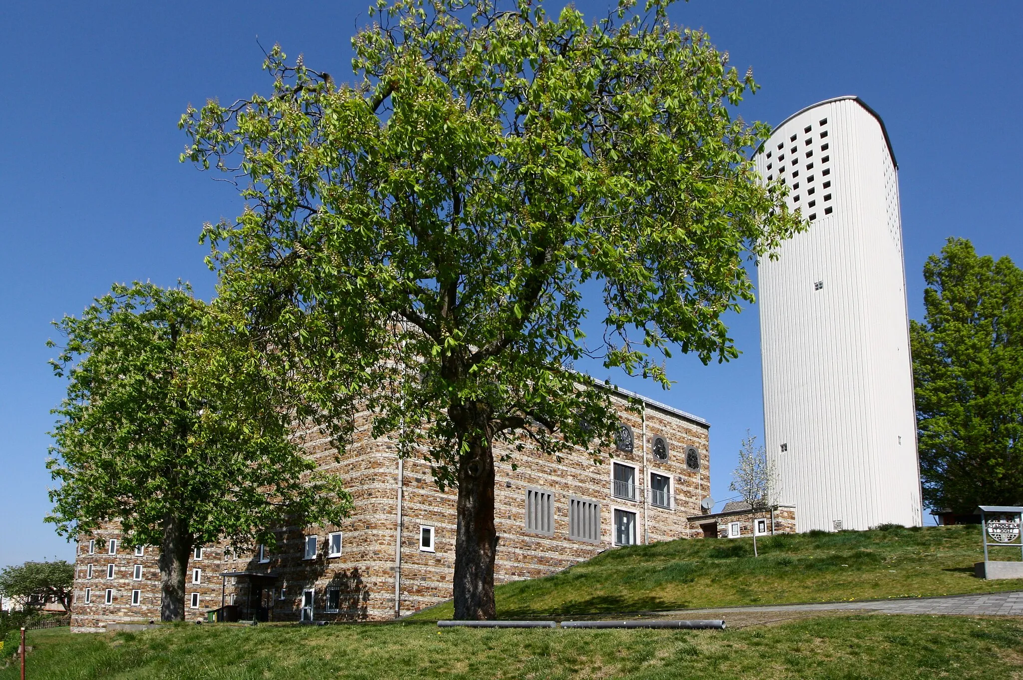 Photo showing: Kirche St. Josef, Hillscheid, Westerwaldkreis, Rheinland-Pfalz, Deutschland