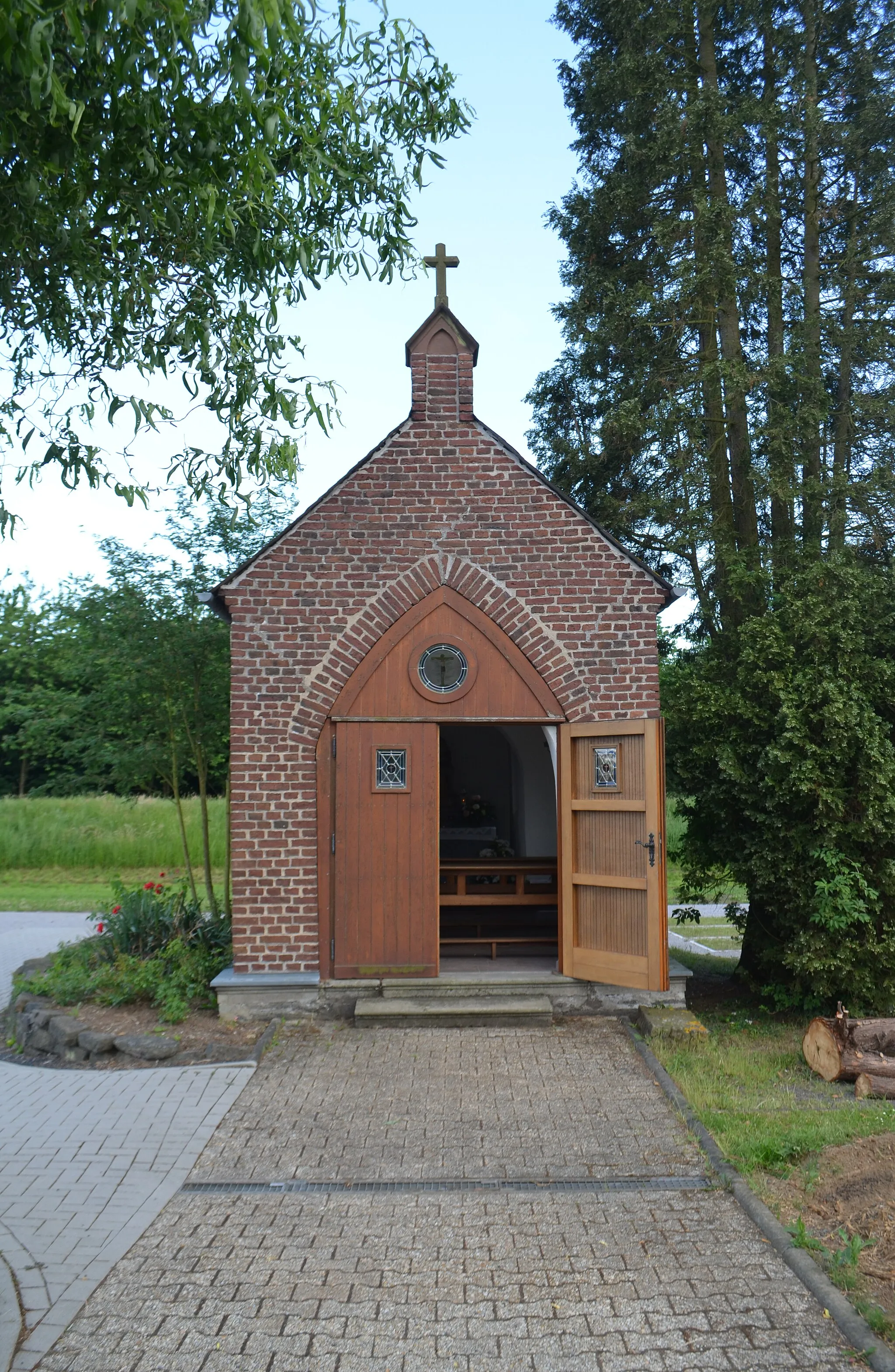 Photo showing: Nentershausen (Westerwald), Friedhofskapelle
