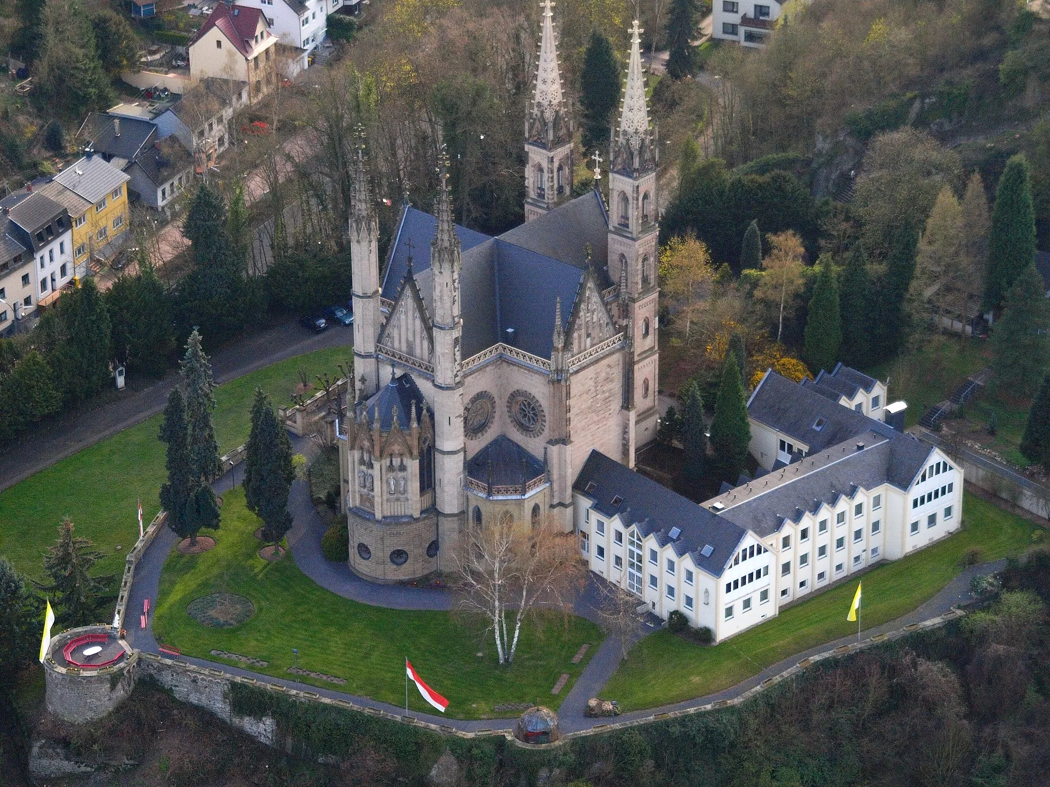 Photo showing: Apollinariskirche, Remagen: Luftaufnahme