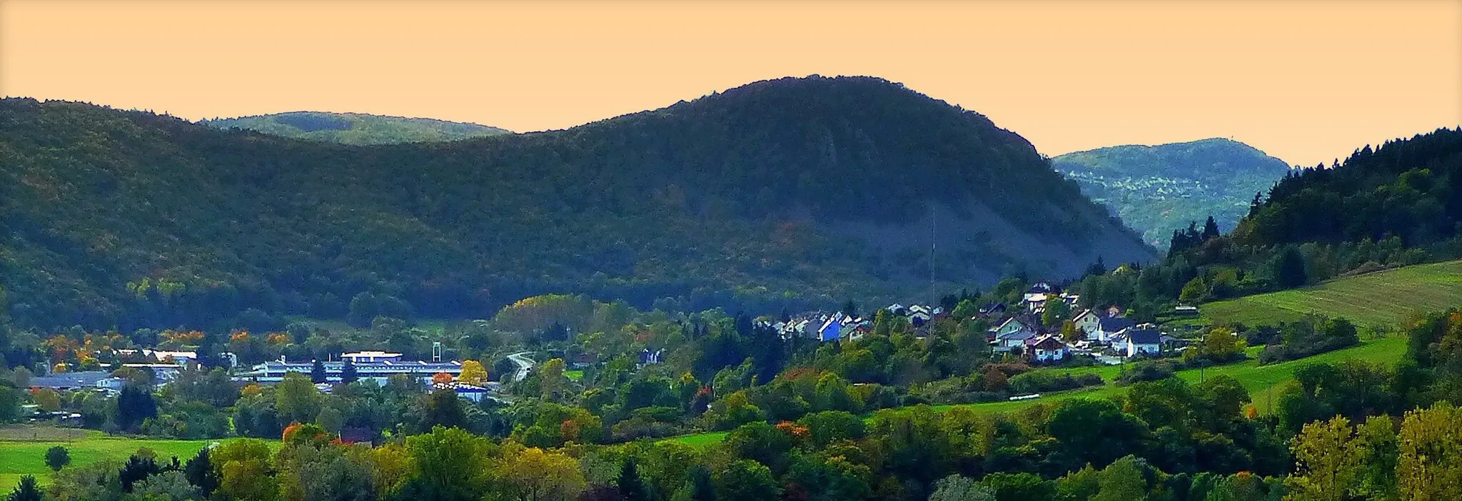 Photo showing: Hochstetten-Dhaun - Ortsteil Hochstetten von Simmertal aus gesehen