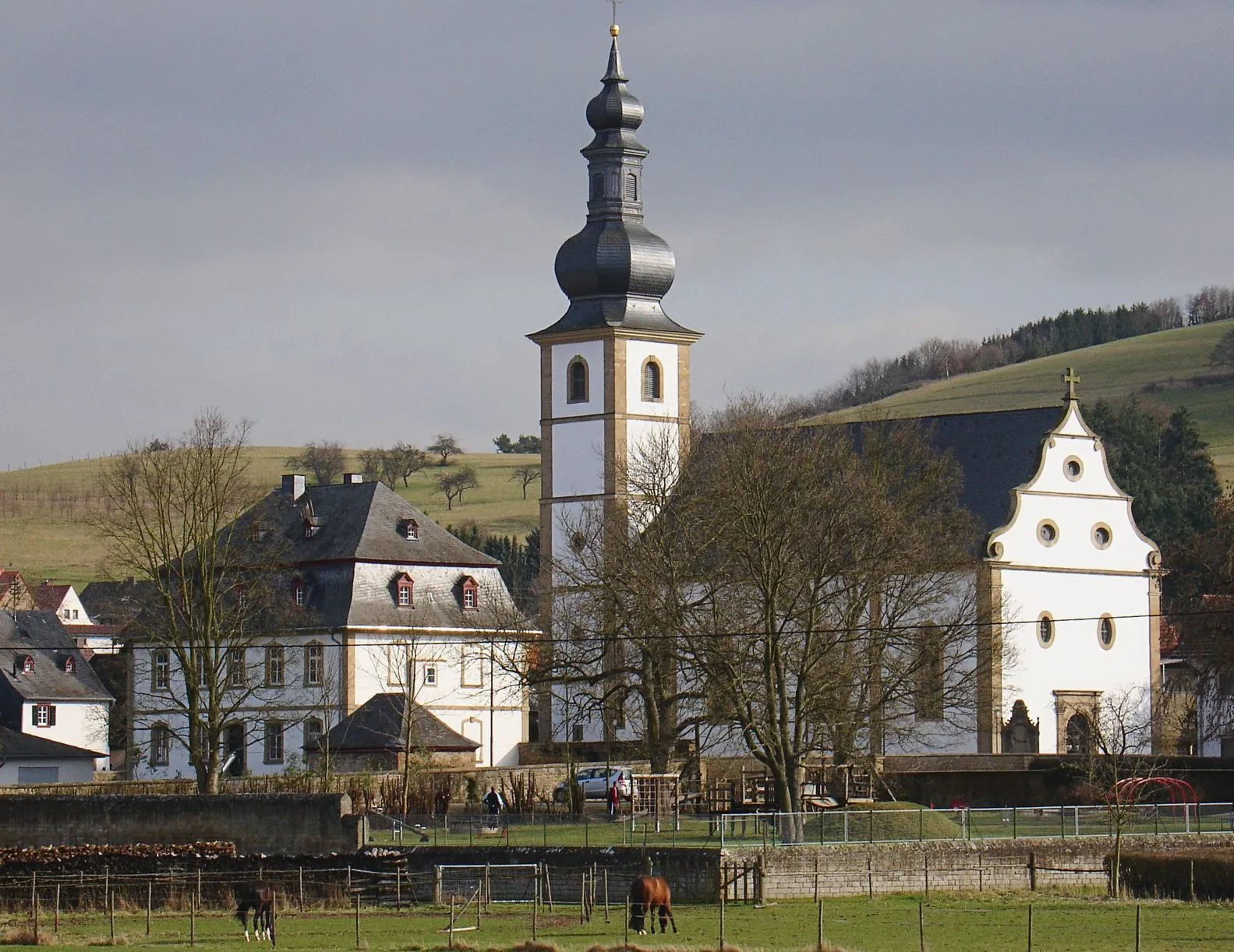 Photo showing: Germany/Rhineland-Palatinate/Staudernheim - Picture March 2009 - Staudernheim Catholic  Church "Johann Baptist" from 1768