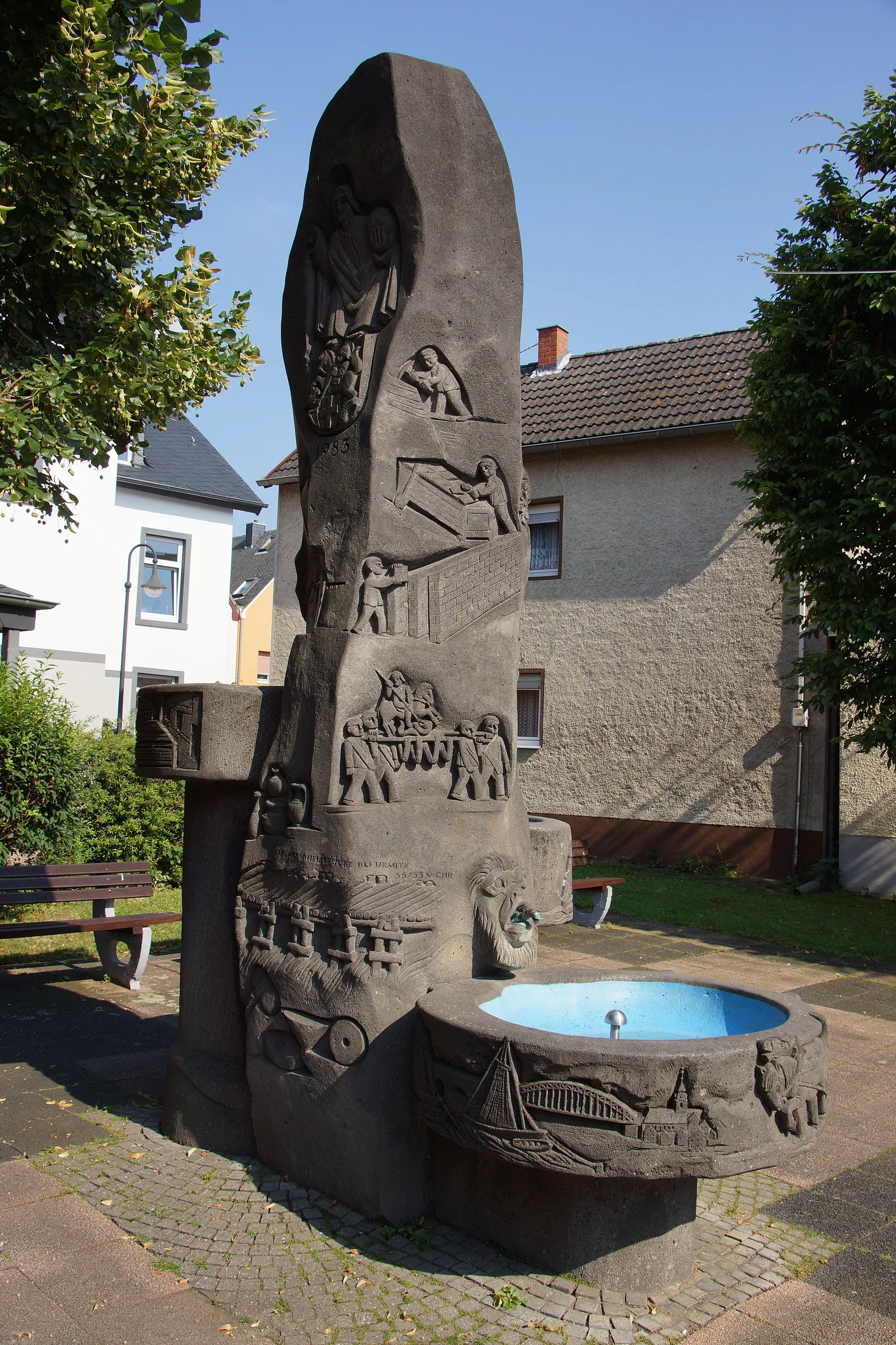 Photo showing: Brunnen in Urmitz