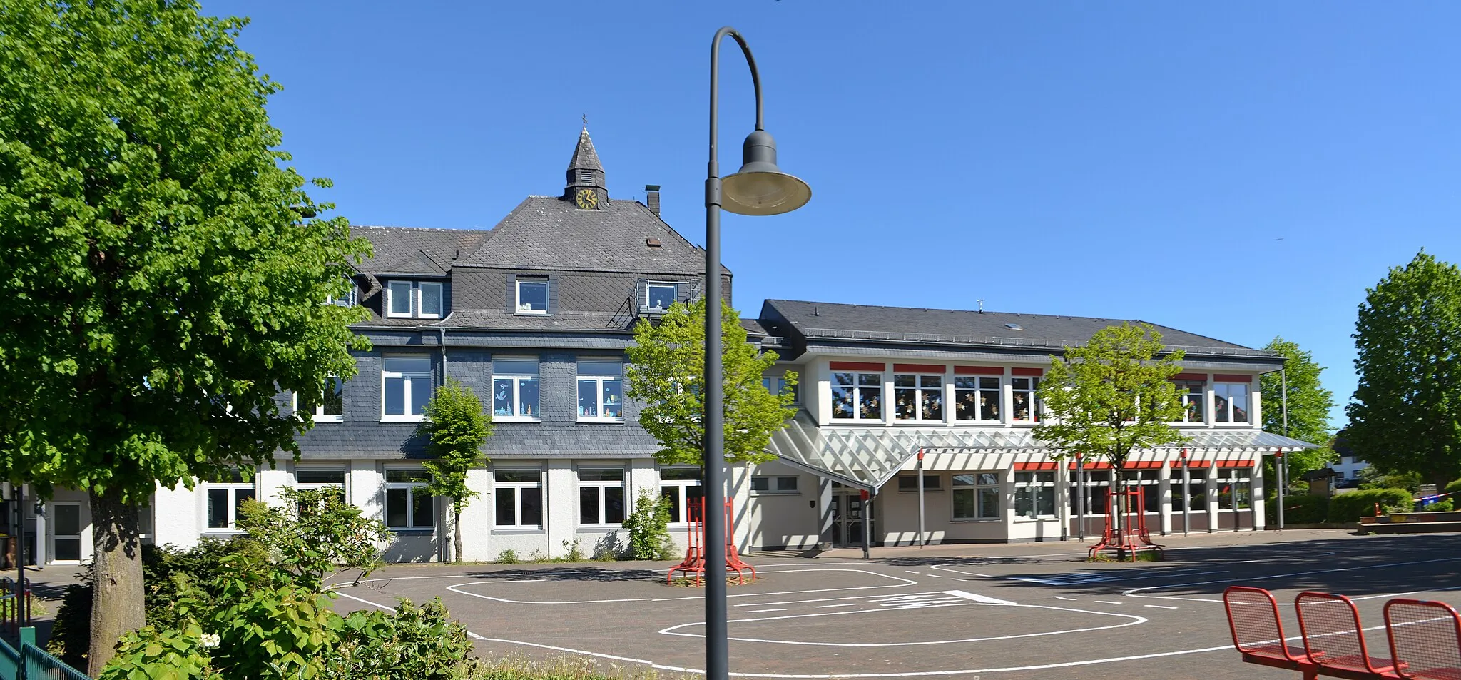 Photo showing: Weitefeld, Schule
