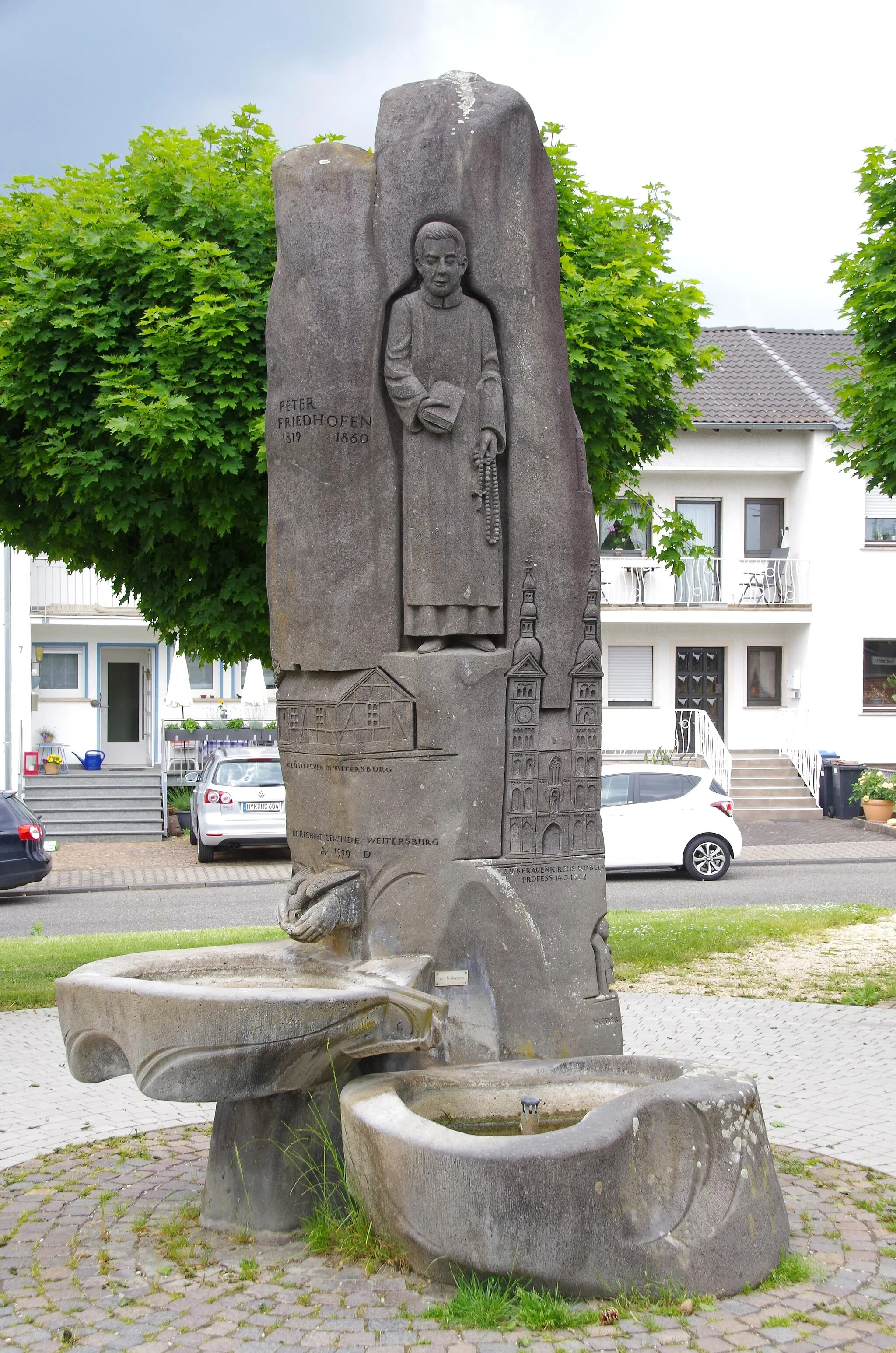 Photo showing: Weitersburg, Peter-Friedhofen-Denkmal