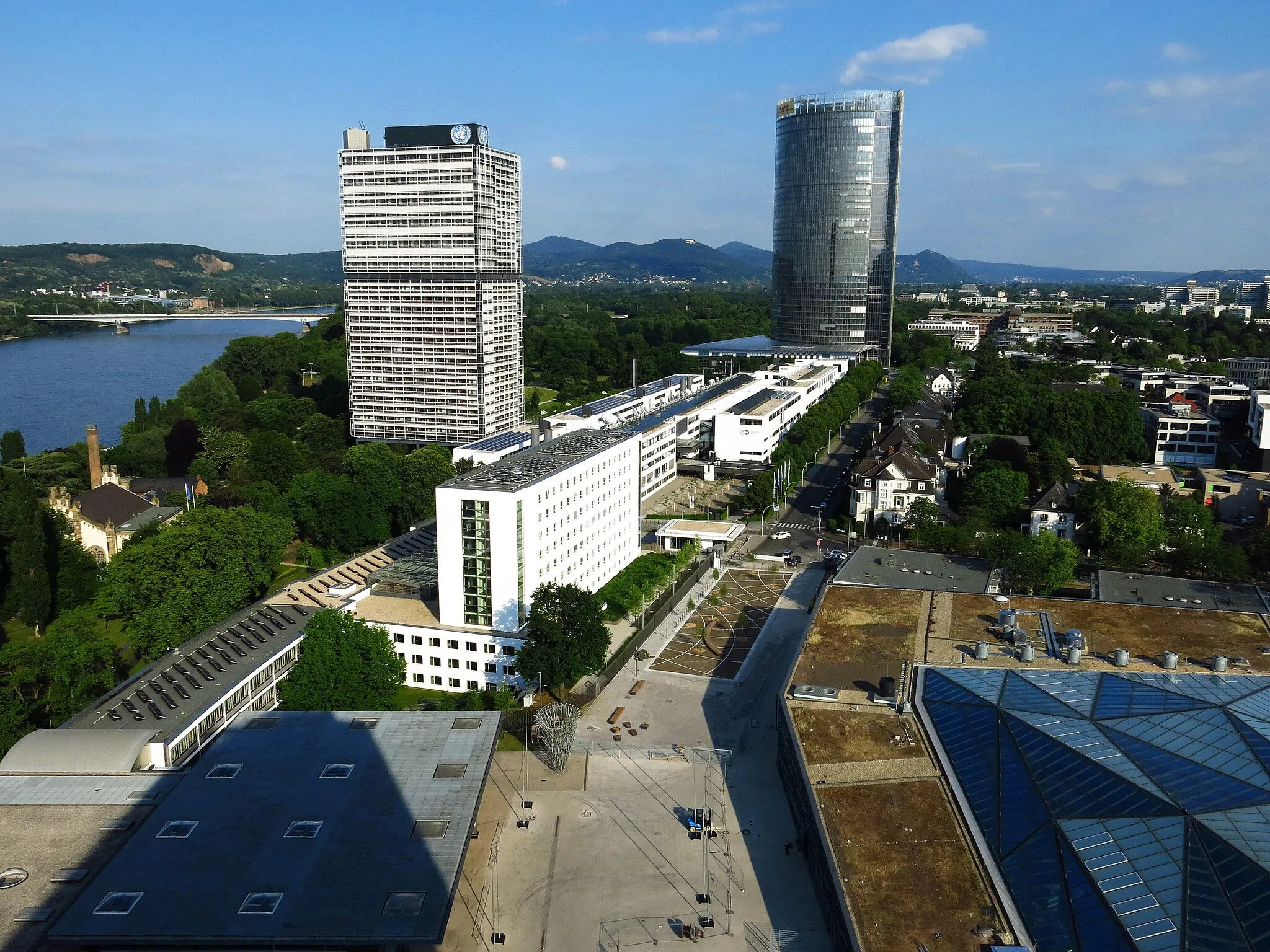 Photo showing: World Conference Center Bonn; Blick vom WCCB-Hotel in Richtung Süden.