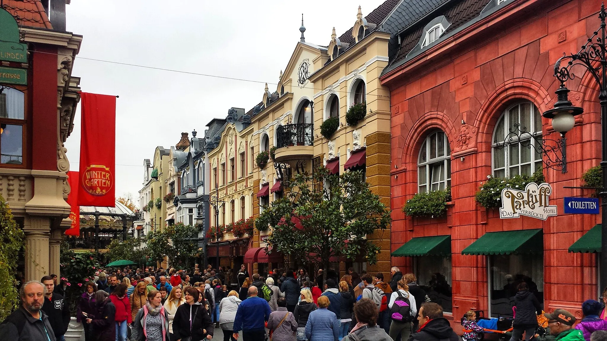 Photo showing: Altberliner Straße im Phantasialand in Brühl