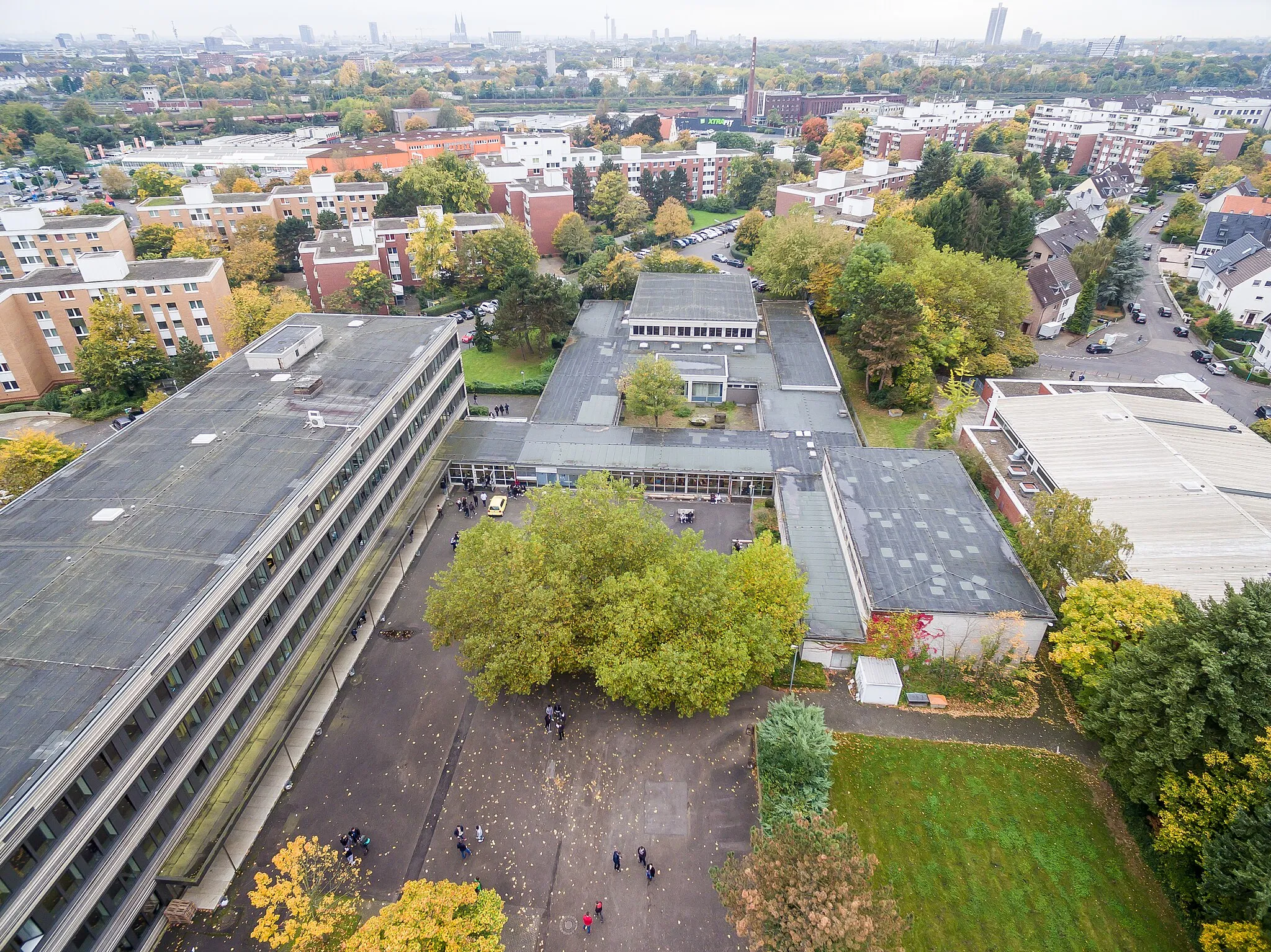 Photo showing: Aerial view of the Erich-Gutenberg-Berufskolleg, Cologne-Buchheim