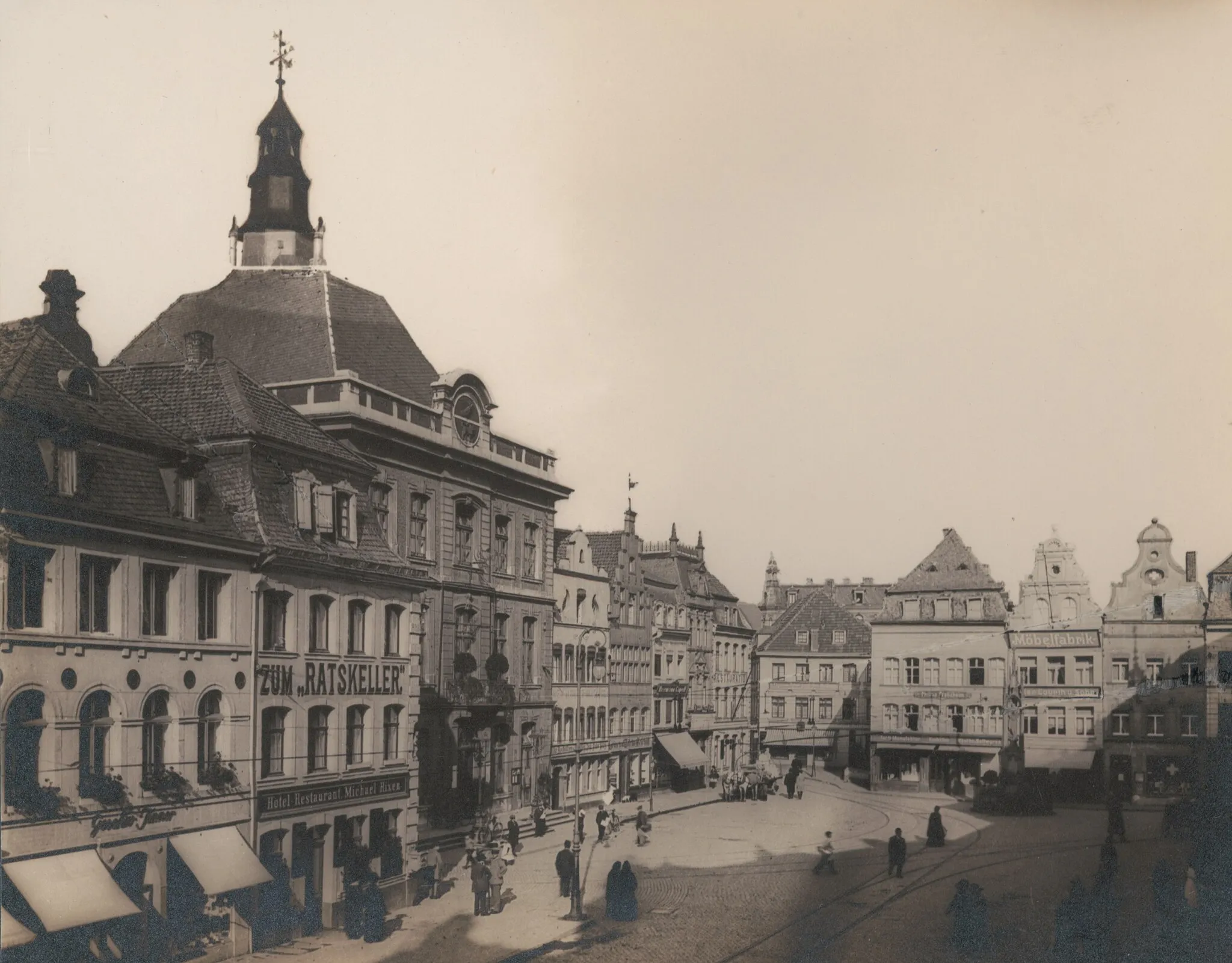 Photo showing: Düren, Markt mit Rathaus Ortsname 2021: Düren