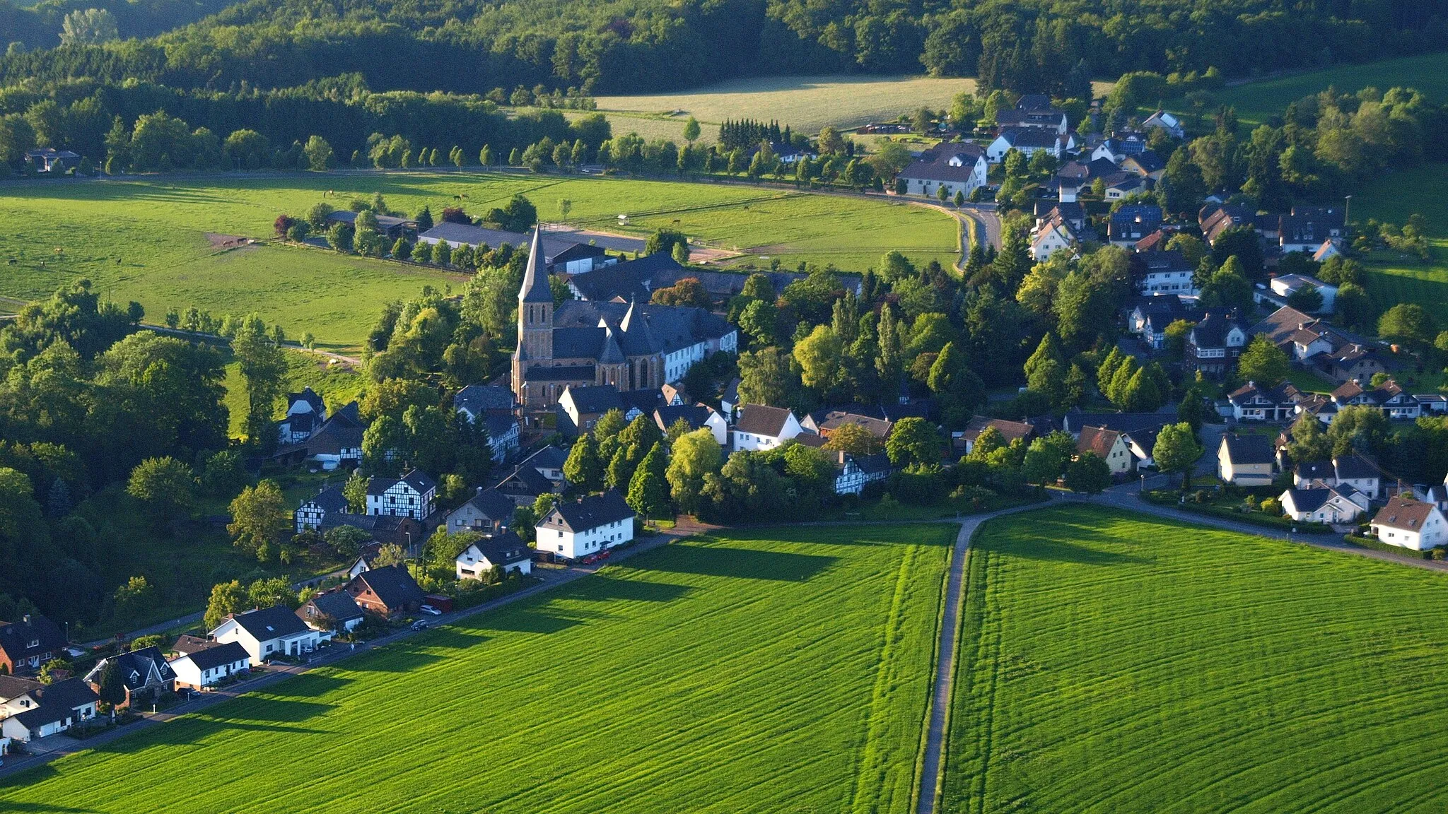 Photo showing: Hennef (Sieg)-Bödingen: Luftaufnahme