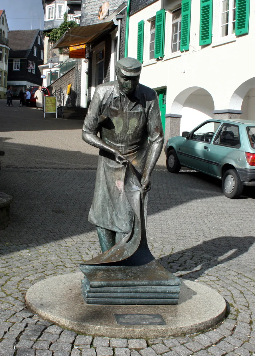 Photo showing: Tuchweberdenkmal auf der Islandstraße in Hückeswagen im September 2007