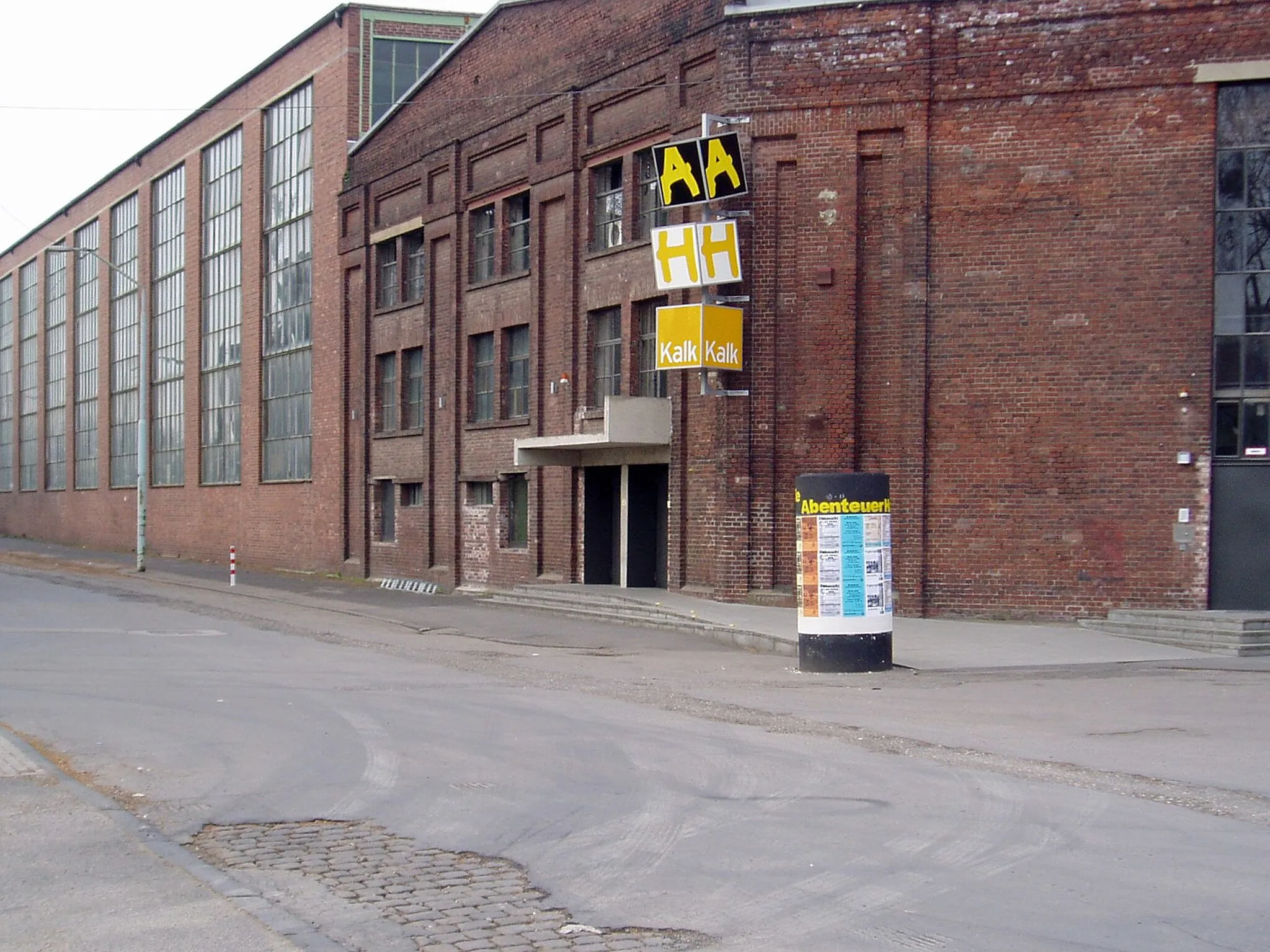 Photo showing: Köln-Kalk - Abenteuerhalle