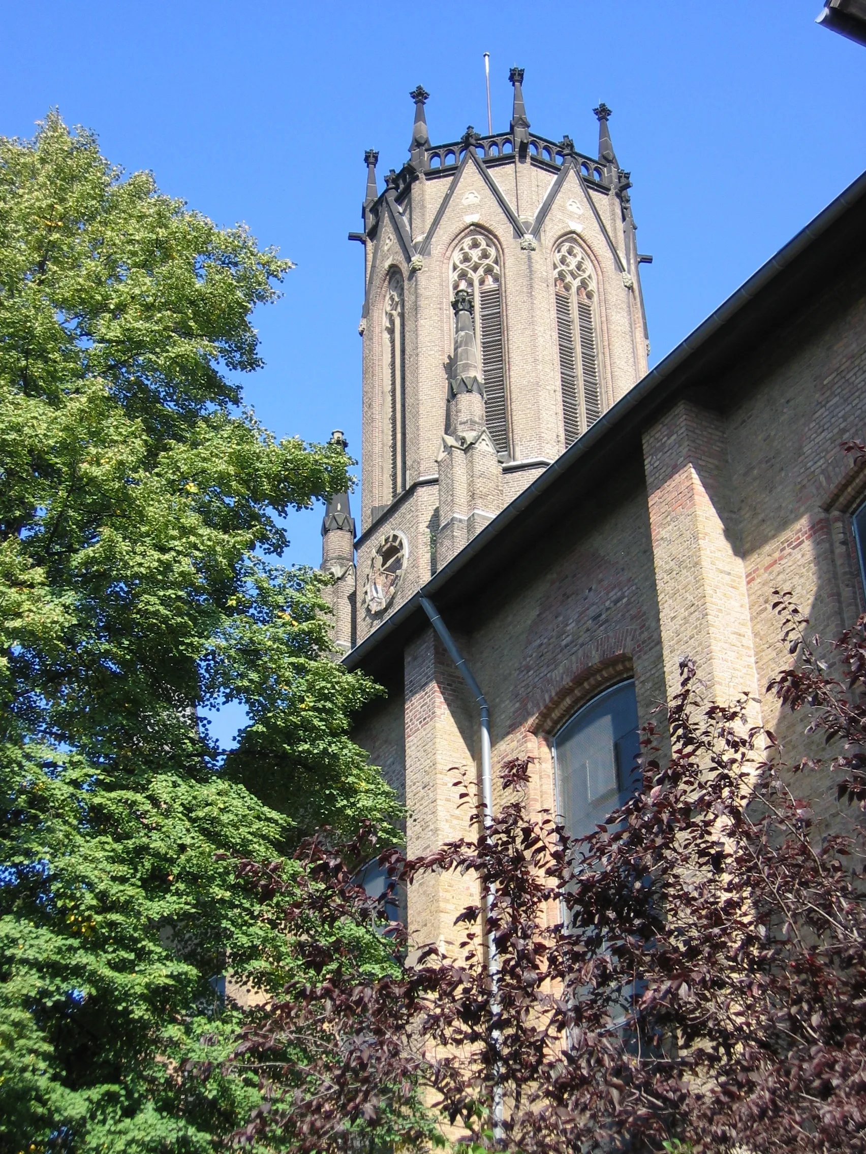 Photo showing: Kath. Herz-Jesu-Kirche in Köln-Mülheim