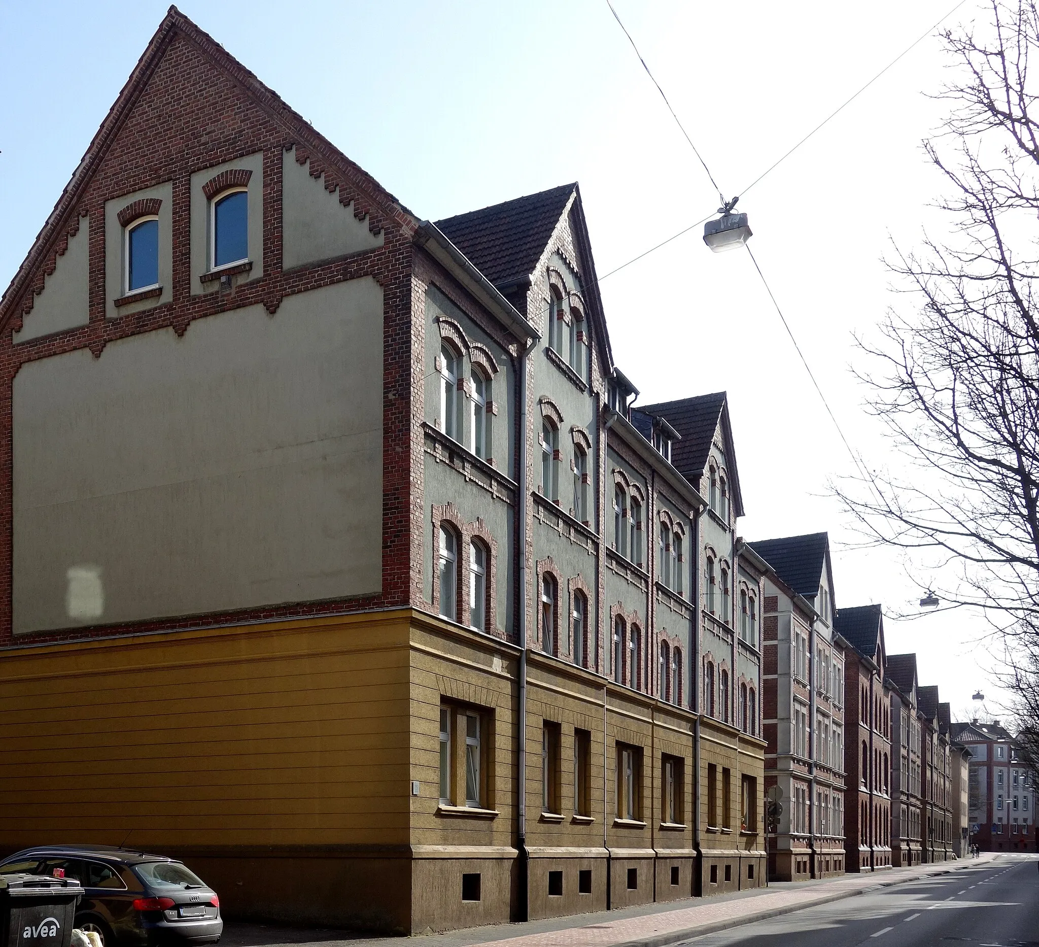 Photo showing: Eisenbahnersiedlung in Leverkusen-Opladen: Häuserzeile am Anfang der Humboldtstraße
