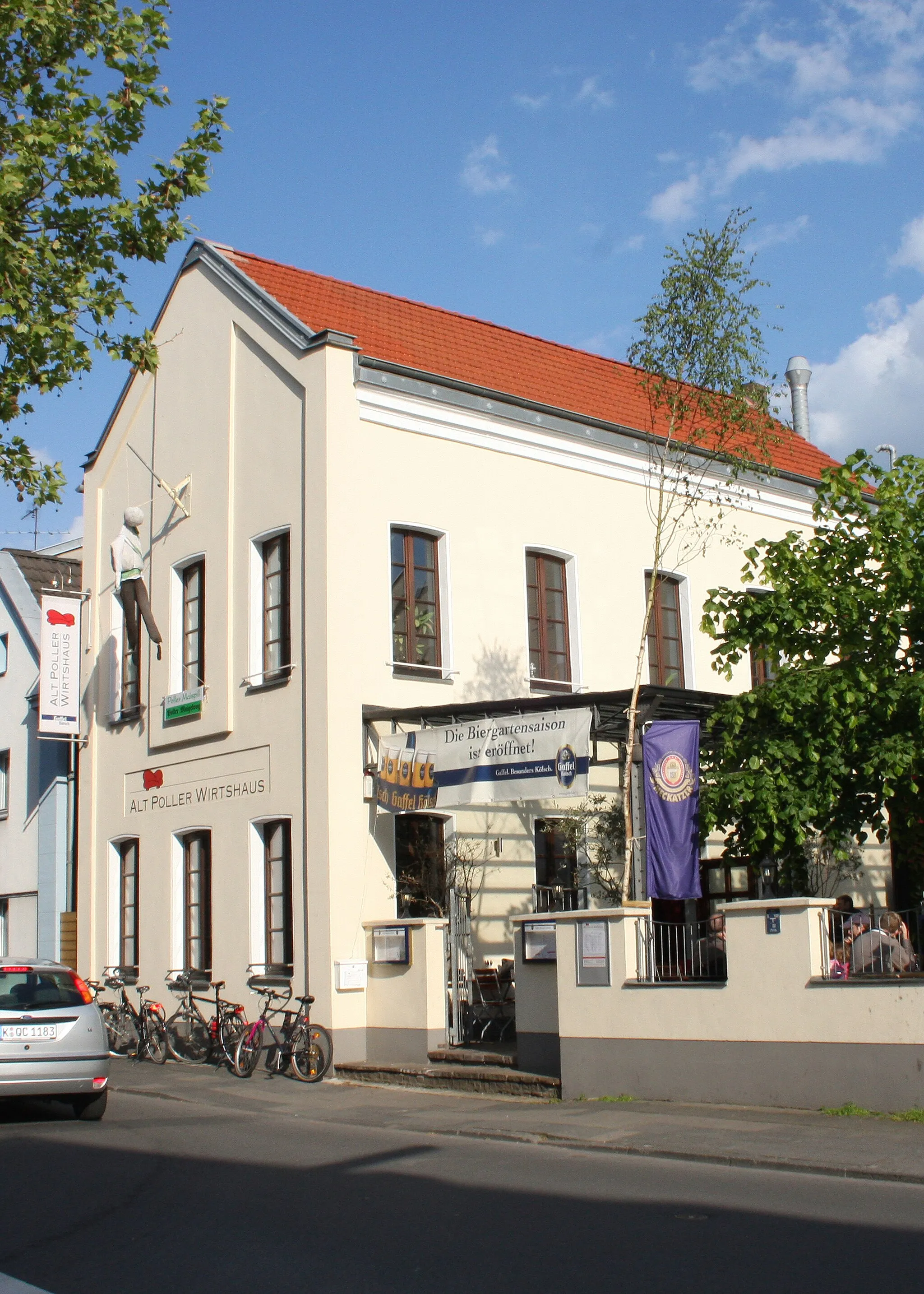 Photo showing: Historische (umgebaute) Gaststätte "Alt Poller Wirtshaus", frühere Poststation, Köln Poll, Poller Hauptstr. mit Nubbel an der Hausfront