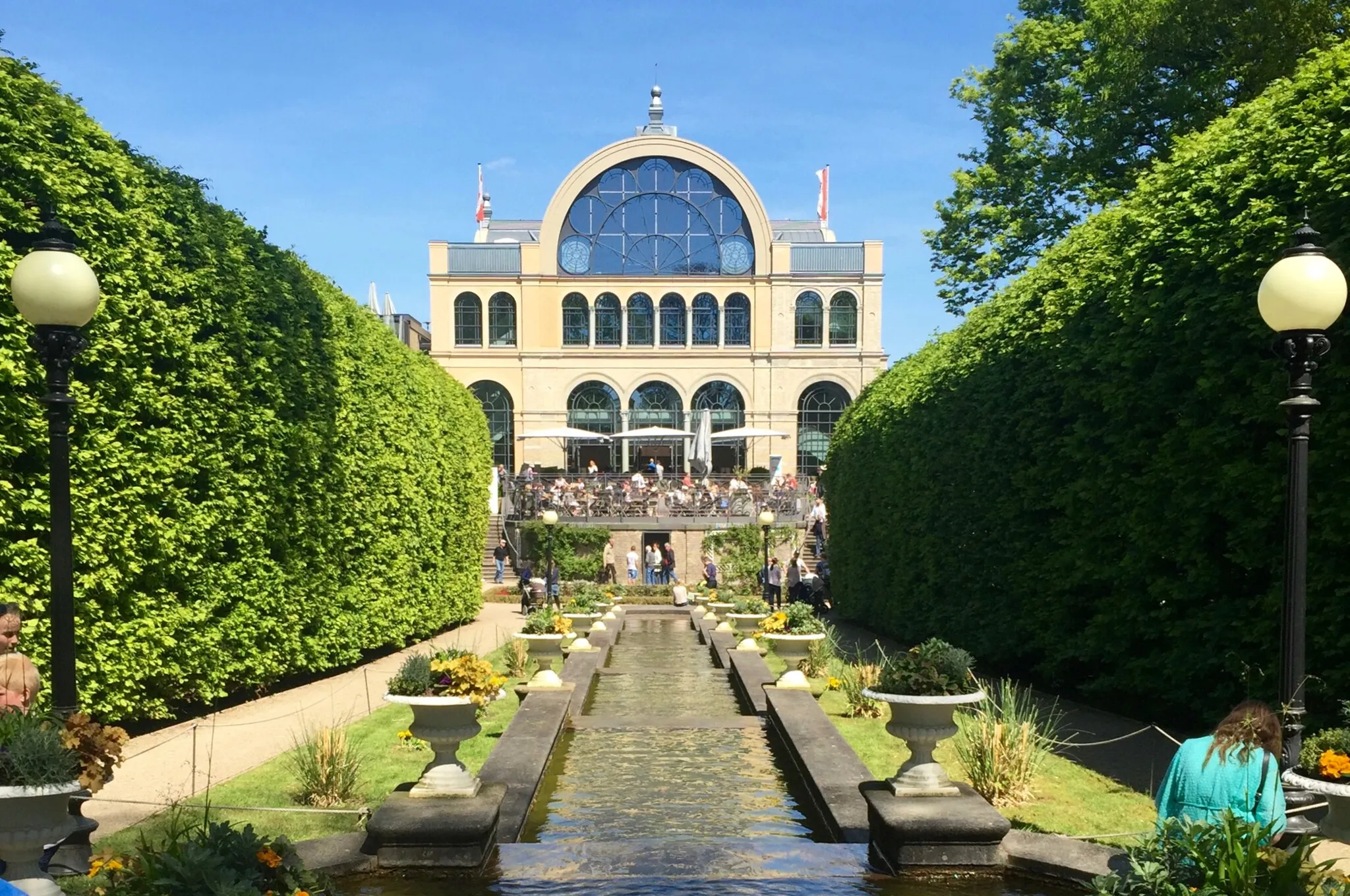 Photo showing: Köln Flora: Das 2014 eröffnete Gartenlokal "Dank Augusta" in der Flora heisst nach der Flora-Schirmherrin, Kaiserin Augusta.