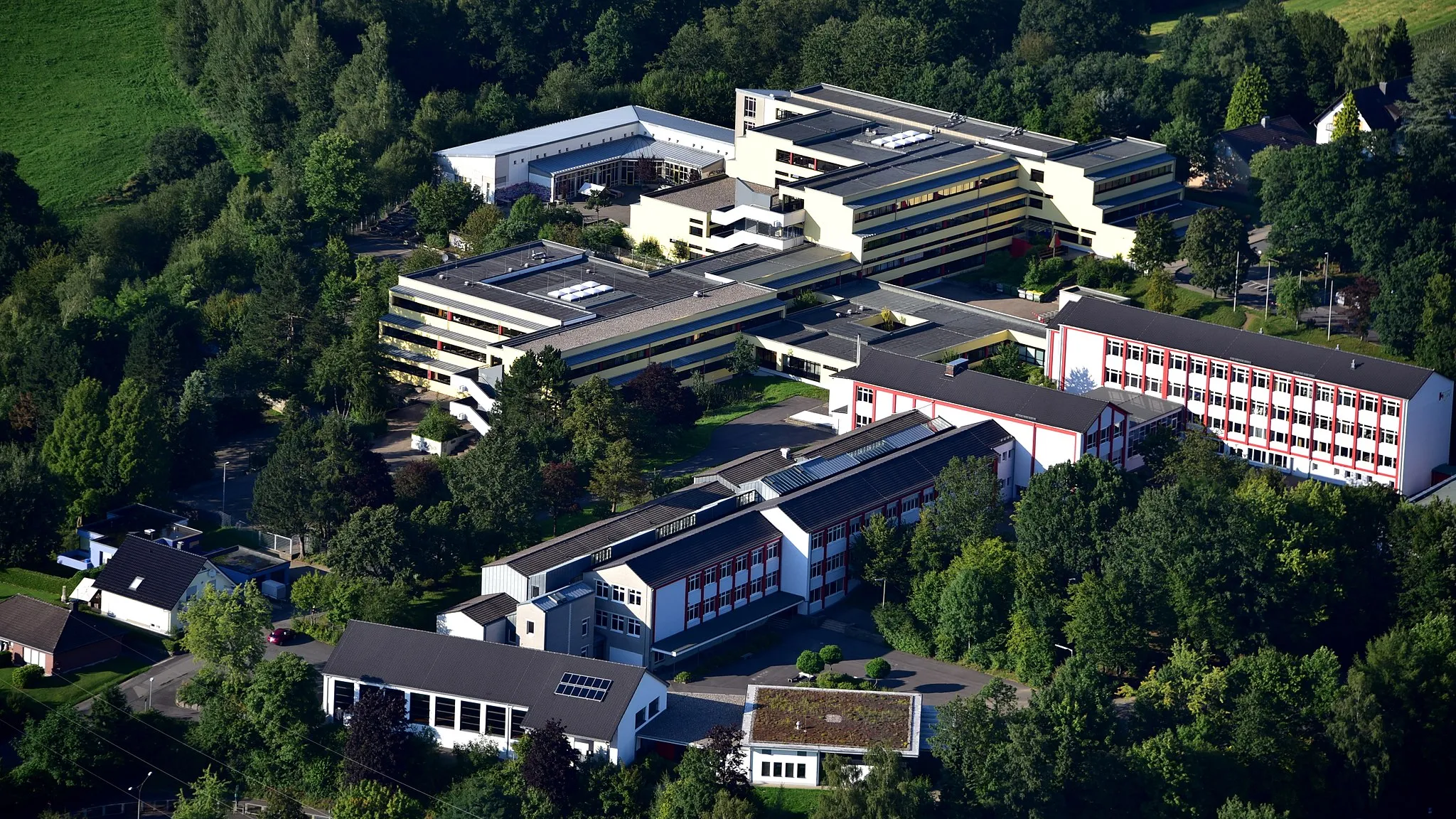 Photo showing: Waldbröl, Schulzentrum, Luftaufnahme (2017)