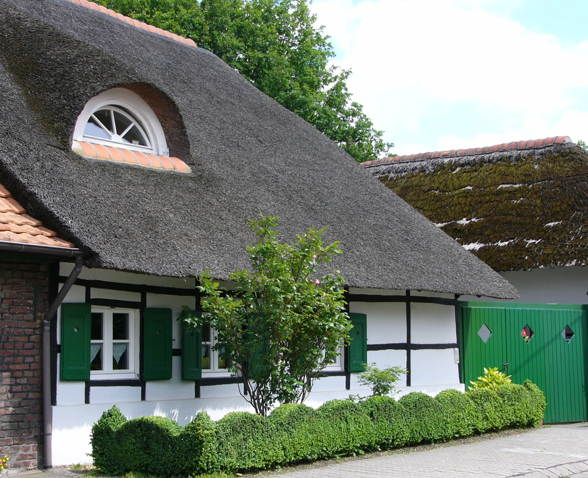 Photo showing: Reetgedecktes Haus in Schwaam
