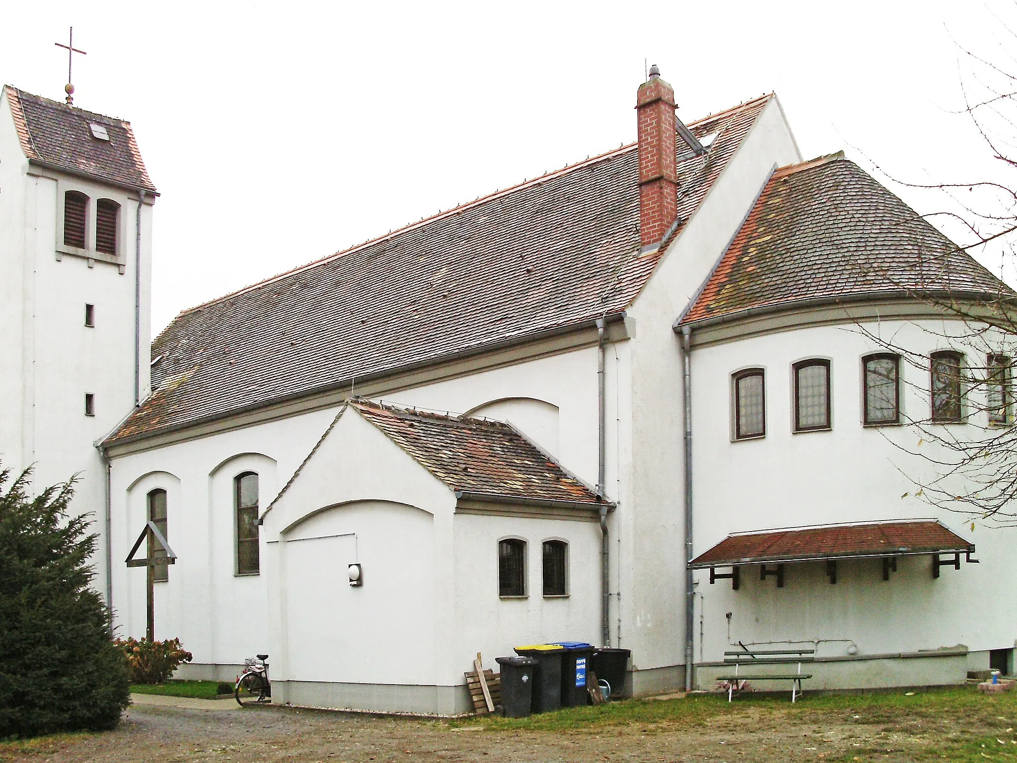 Photo showing: Roman catholic Christ the King church in Böhlen (Leipzig district, Saxony)