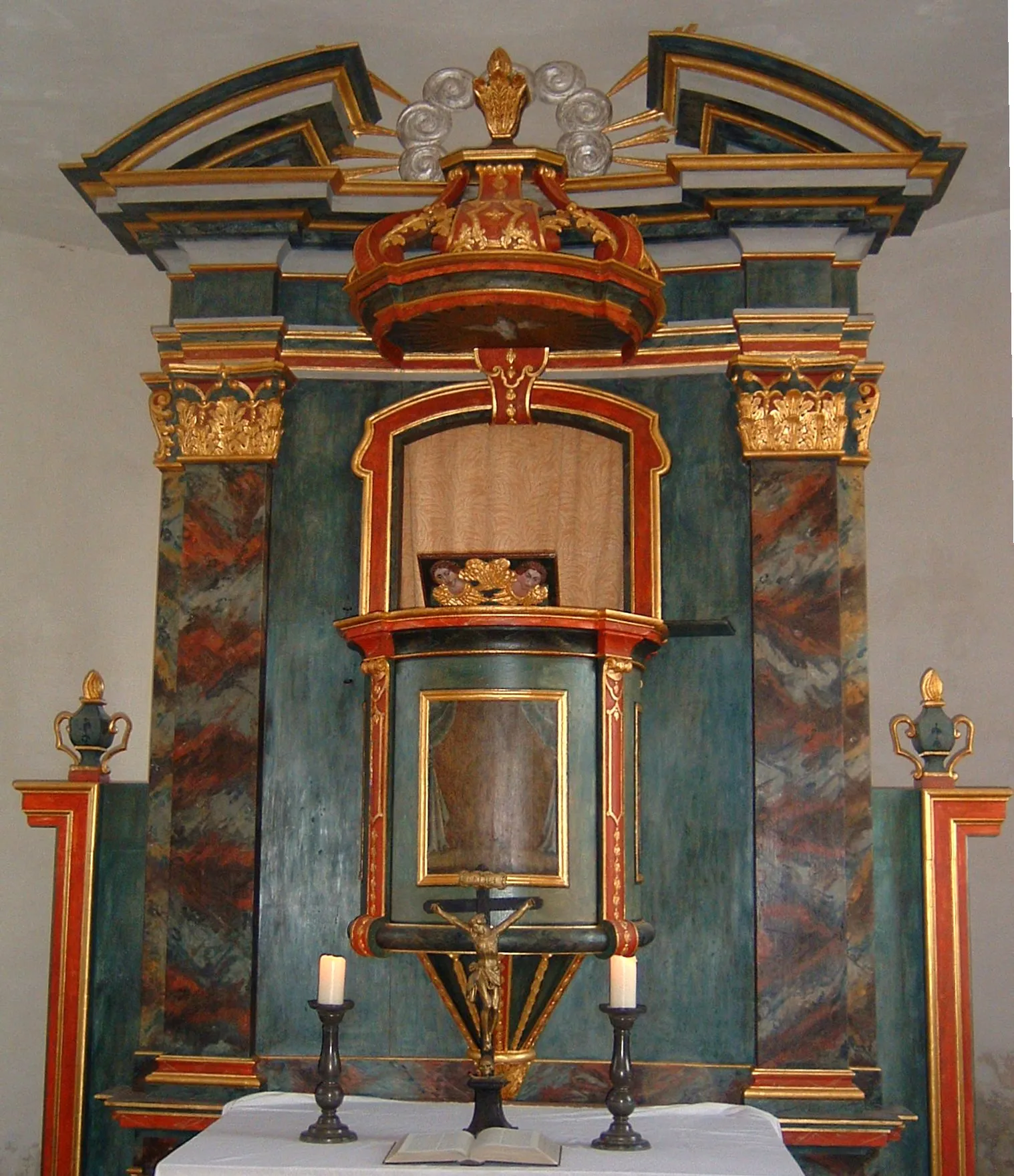 Photo showing: Altar in der Kirche zu Laußig.