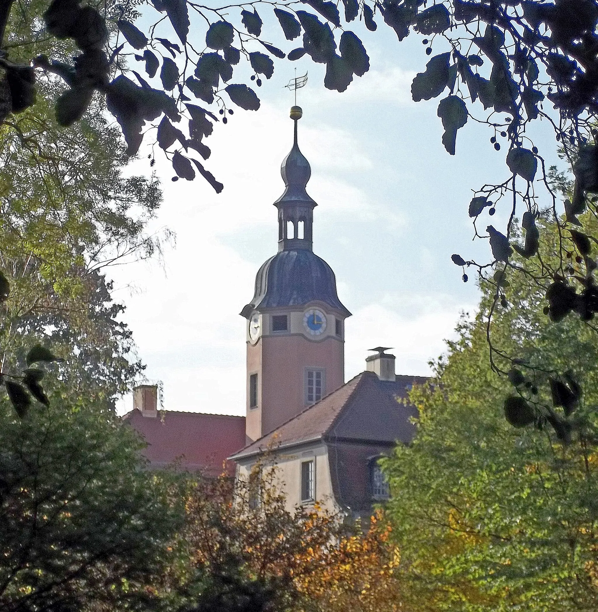 Photo showing: Blick vom Park auf das Schloss Machern - Foto: Holger Zürch