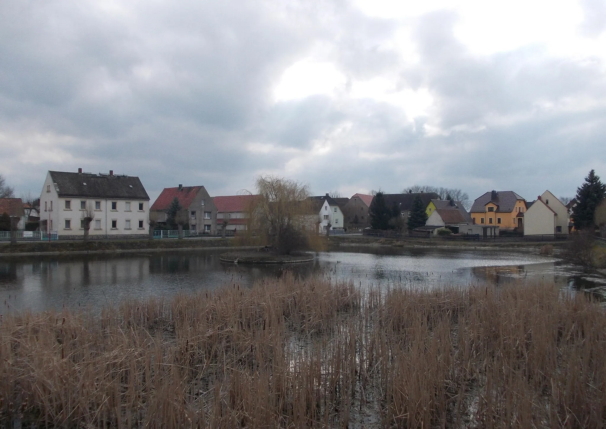 Photo showing: Pond in Naundorf near Oschatz (Nordsachsen district, Saxony)