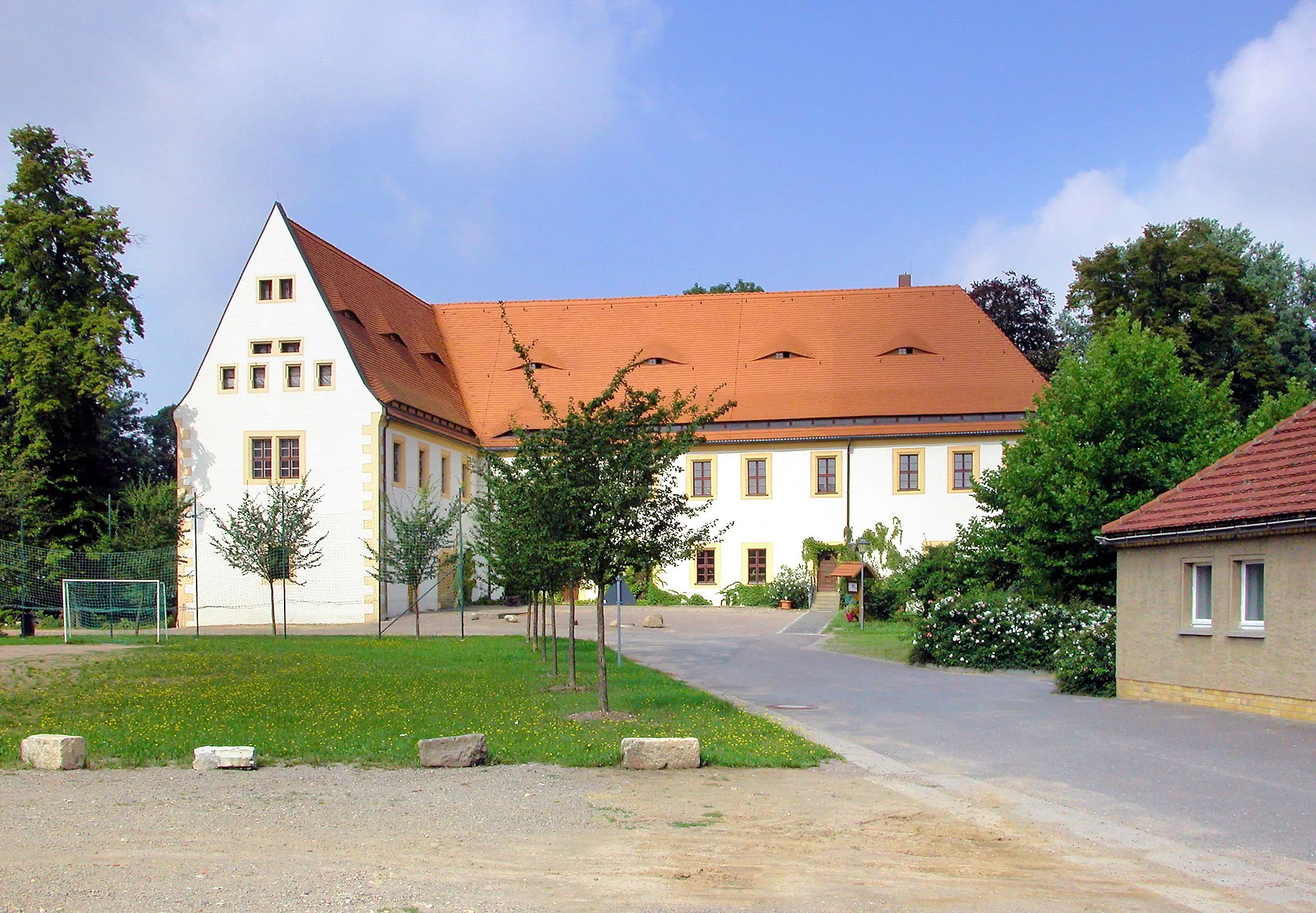 Photo showing: 26.08.2007 04758 Hof (Naundorf bei Oschatz): Altes Schloß von Südosten (Renaissance um 1540)        [DSCN29094.TIF]20070826210DR.JPG(c)Blobelt
