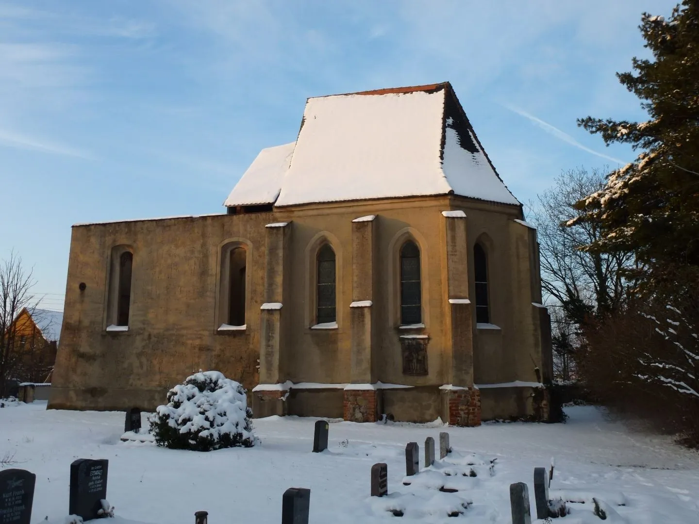 Photo showing: Teilweise zerstörte Kirche in Gerbisdorf