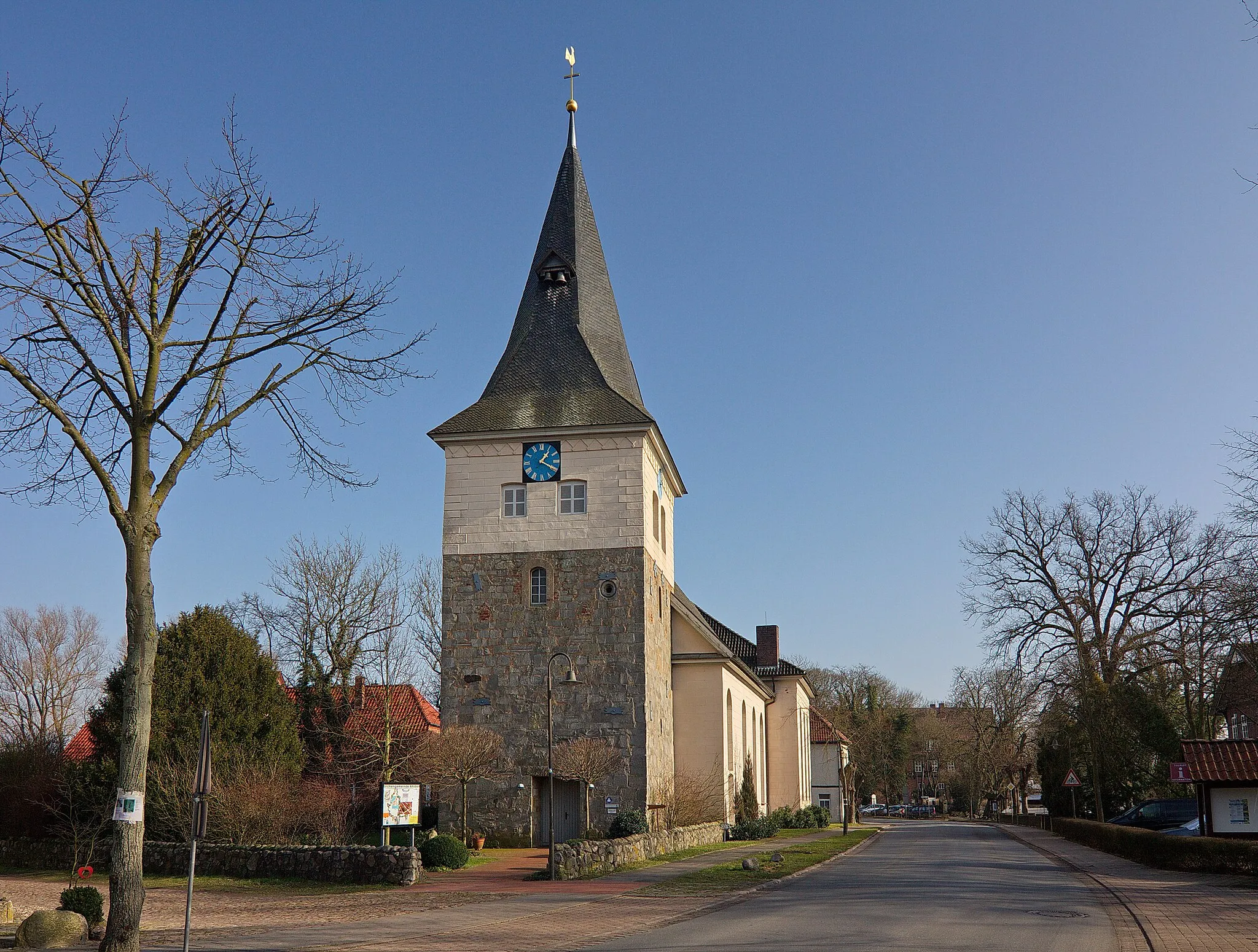 Photo showing: St. Johannis der Täufer Kirche in Ahlden (Aller), Niedersachsen, Deutschland