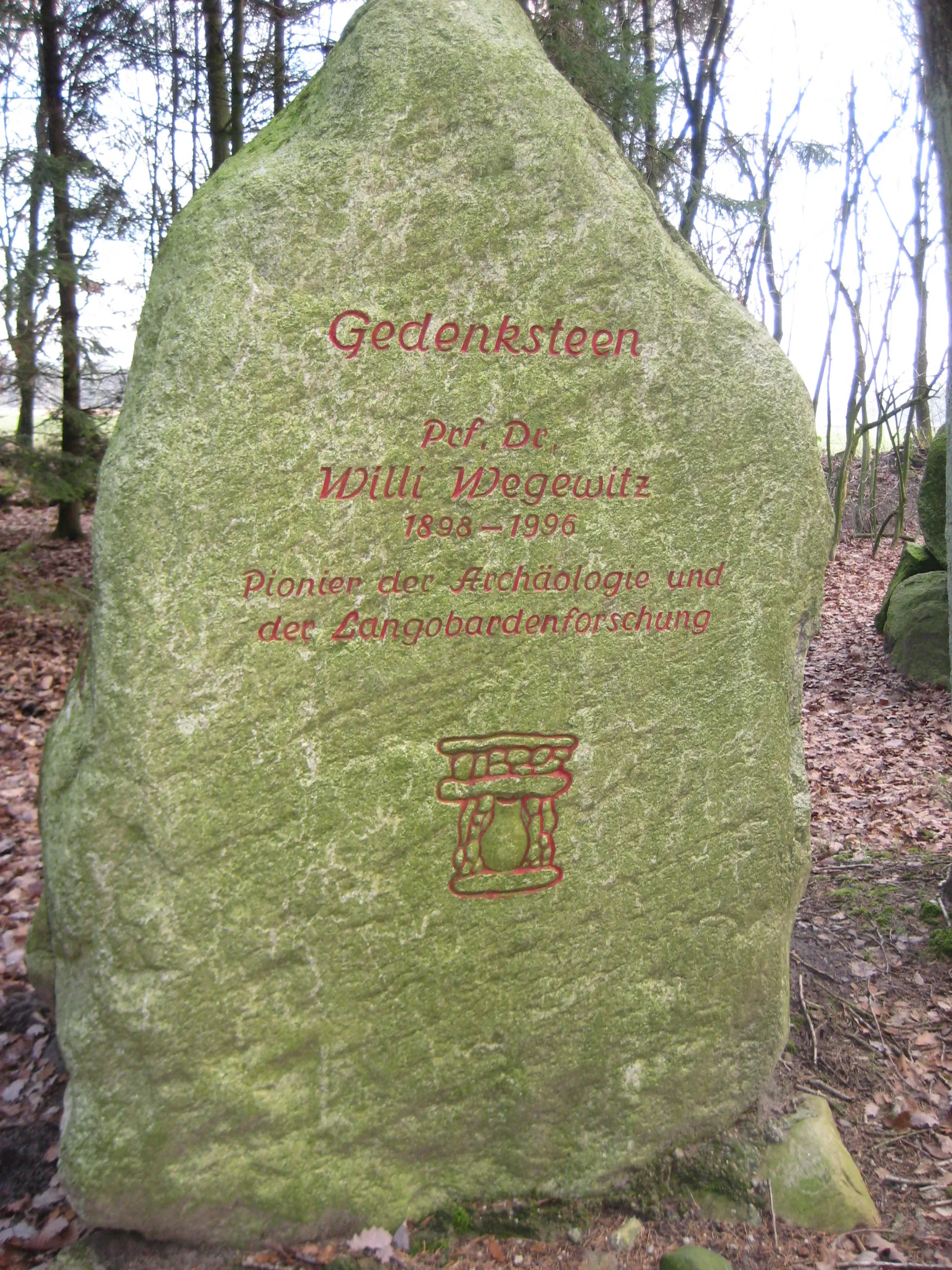 Photo showing: Gedenkstein für de:Willi Wegewitz in Ottendorf, Ortsteil von Ahlerstedt, Samtgemeinde Harsefeld